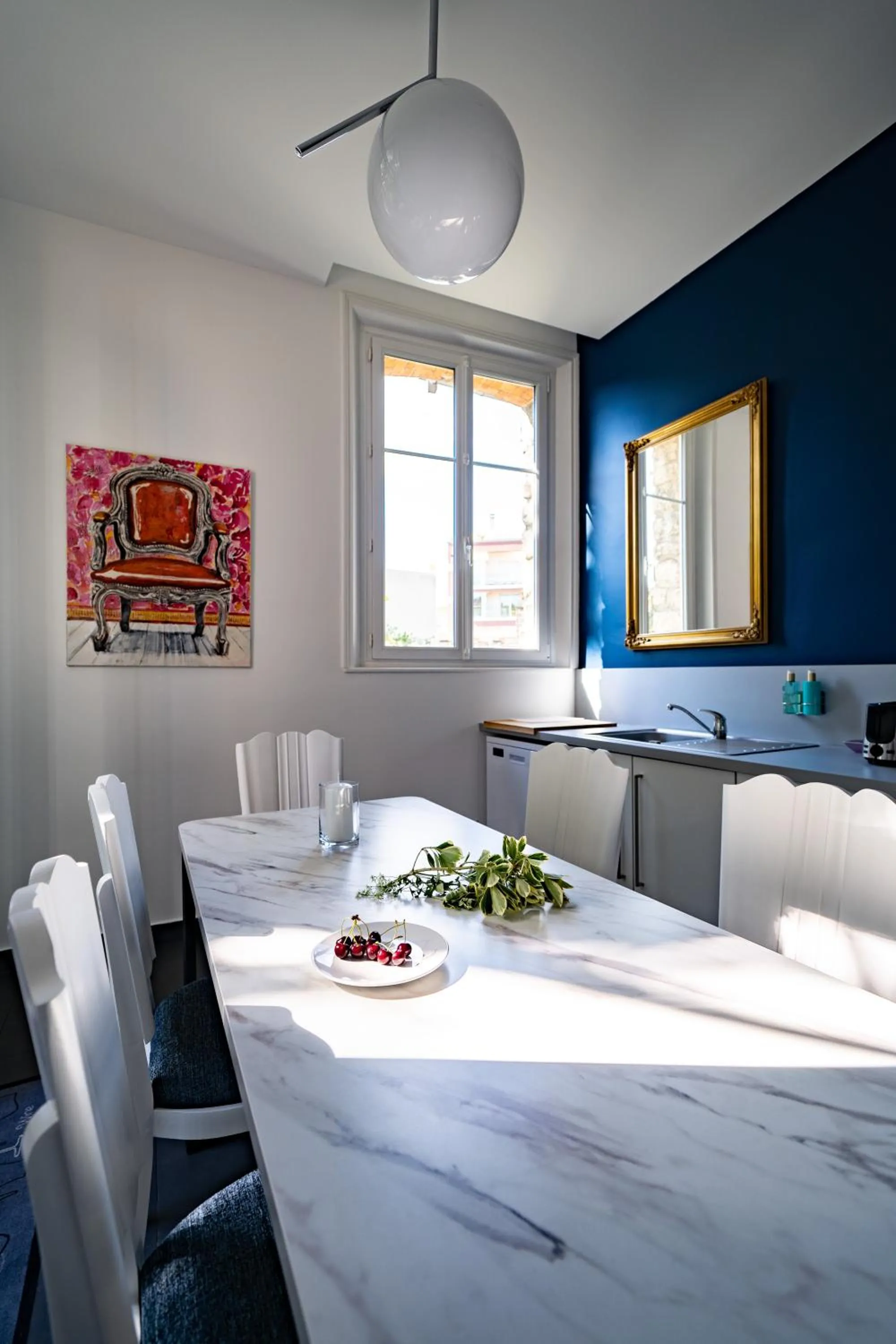 Kitchen or kitchenette in Centre ville - Appartement 3 chambres & Terrasse - La Clé des Sacres