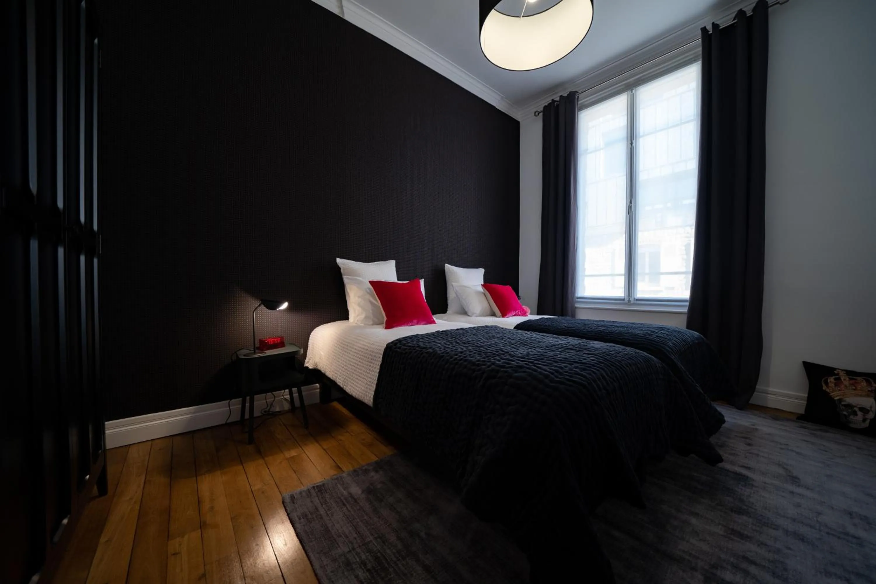 Bedroom, Bed in Centre ville - Appartement 3 chambres & Terrasse - La Clé des Sacres