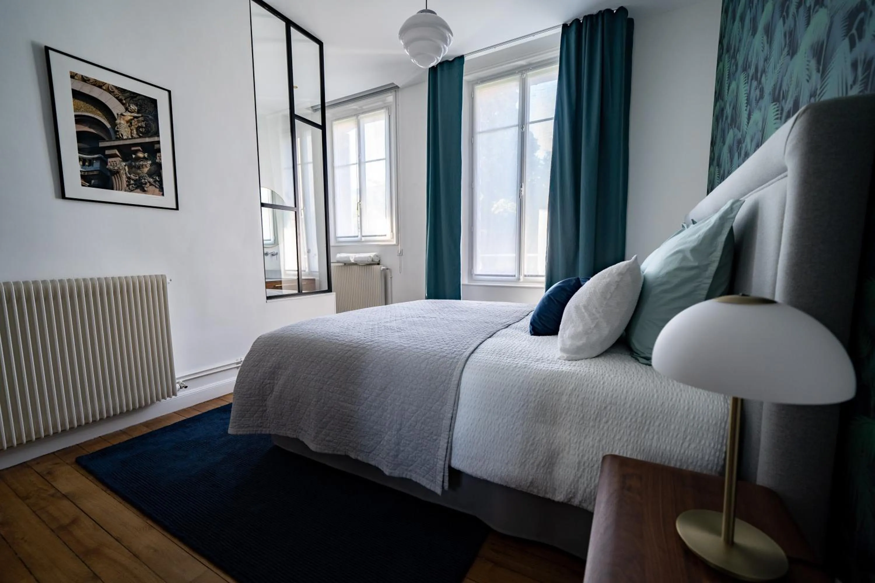 Bedroom, Bed in Centre ville - Appartement 3 chambres & Terrasse - La Clé des Sacres
