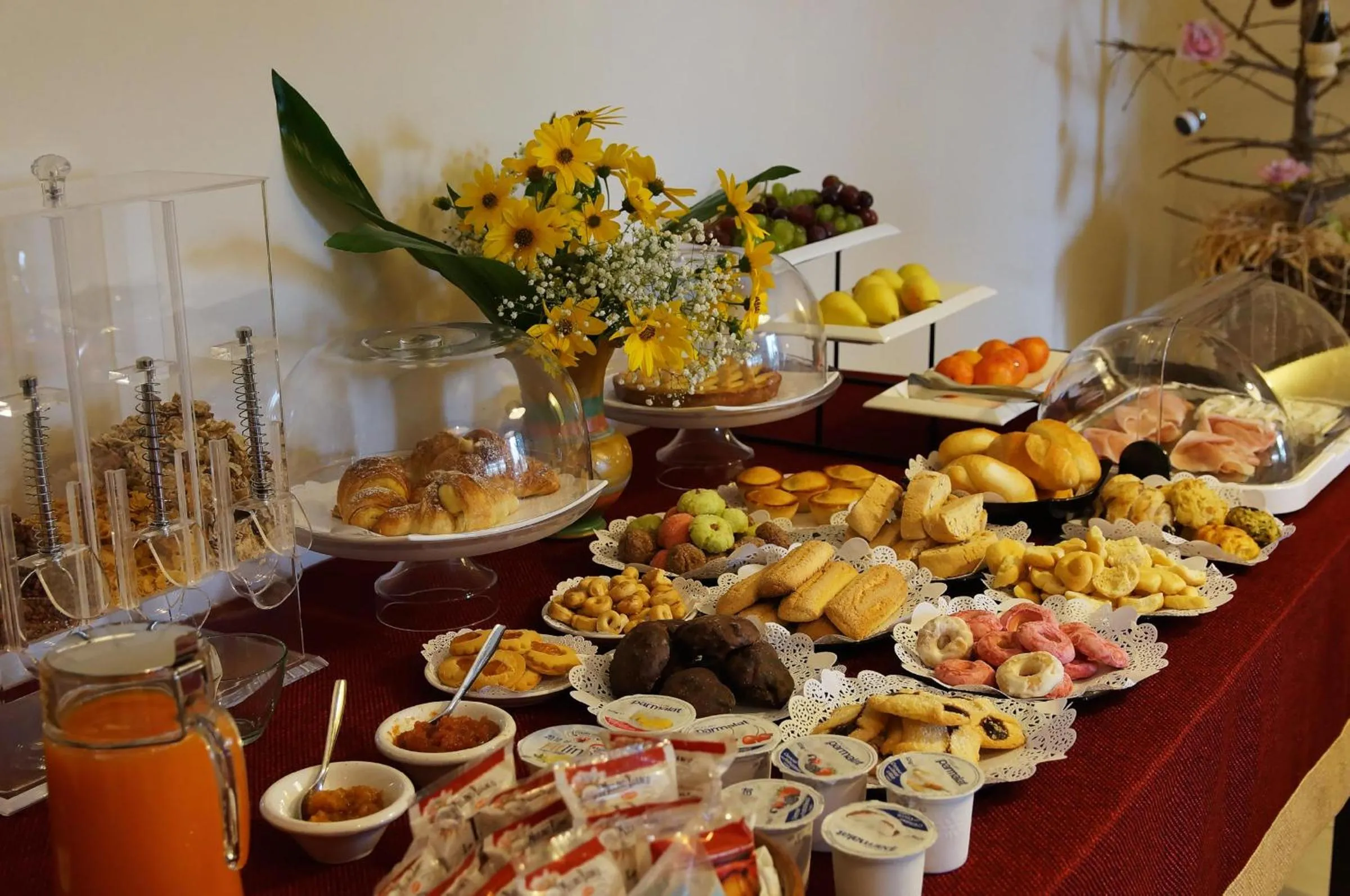 Buffet breakfast in B&B Alixia