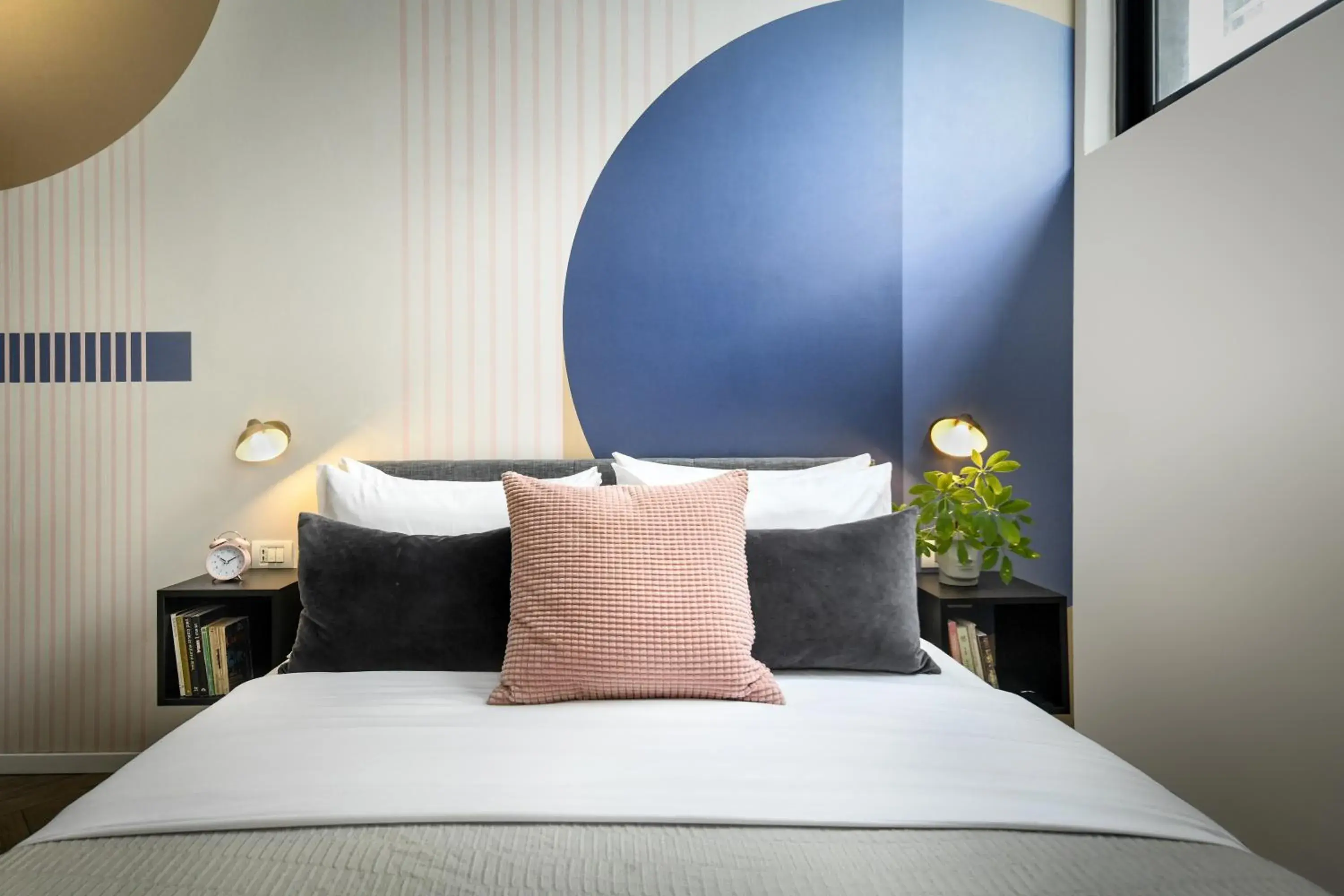 Small Studio in Colorbox - by Loginn Tel-Avivian hotels Small Studio in Colorbox - by Loginn Tel-Avivian hotels