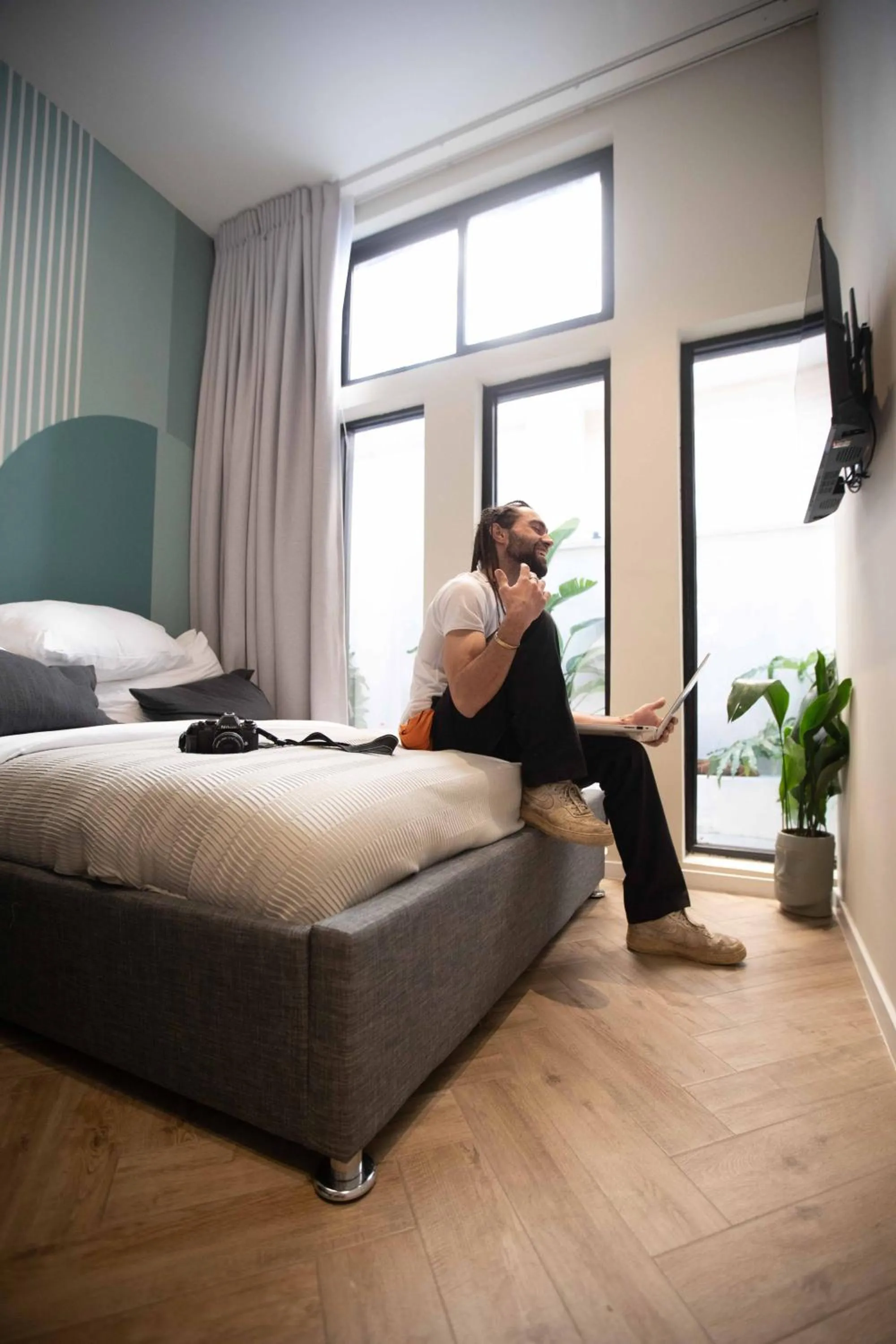 People, Bed in Colorbox - by Loginn Tel-Avivian hotels