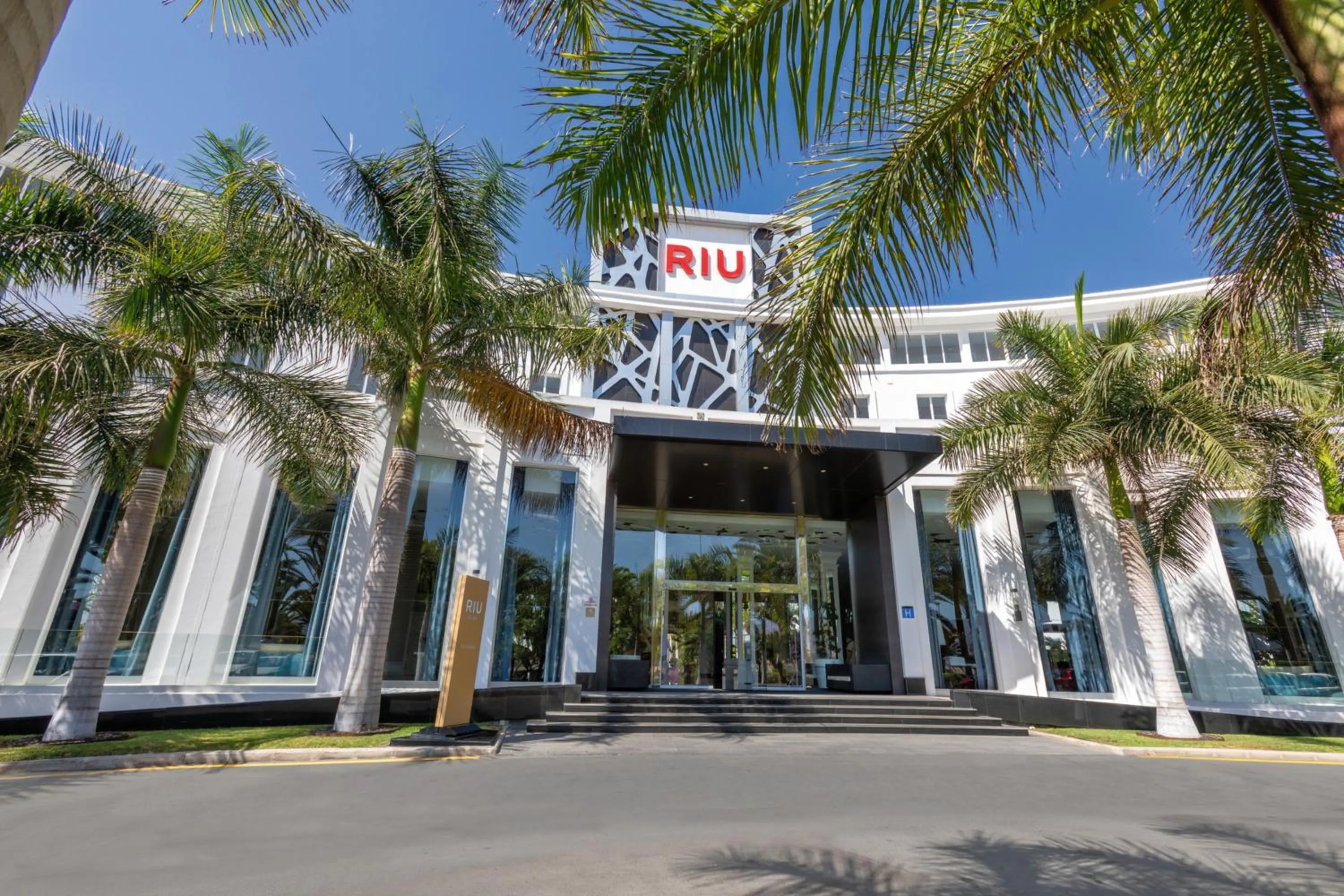 Facade/entrance in Hotel Riu Palace Meloneras