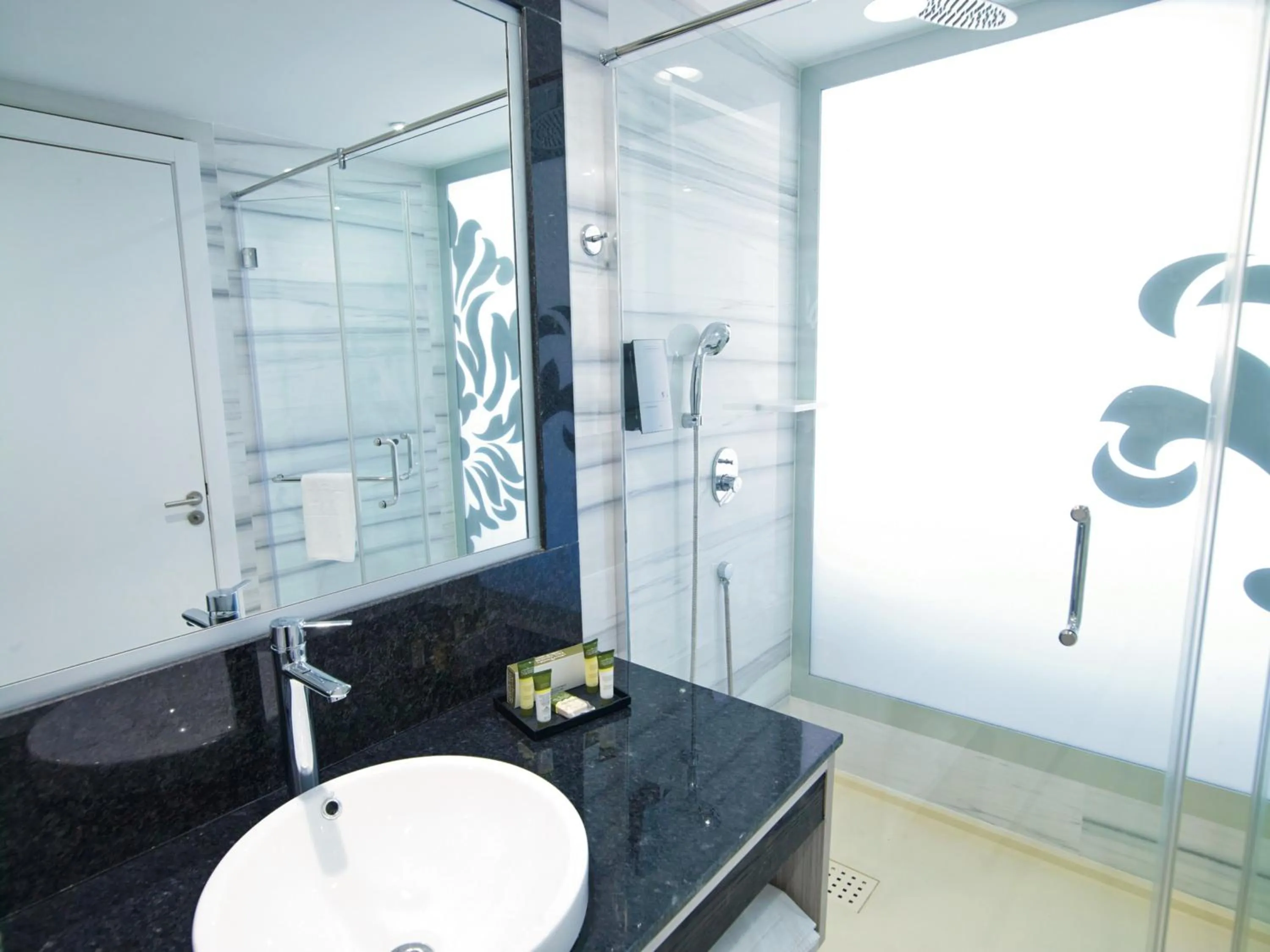 Shower in Hotel Riu Palace Meloneras