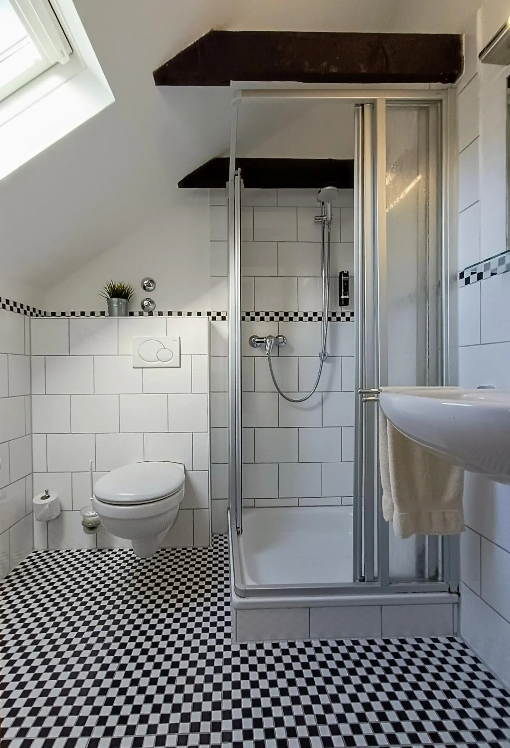 Single Room in Waldhotel Unterbach Single Room in Waldhotel Unterbach