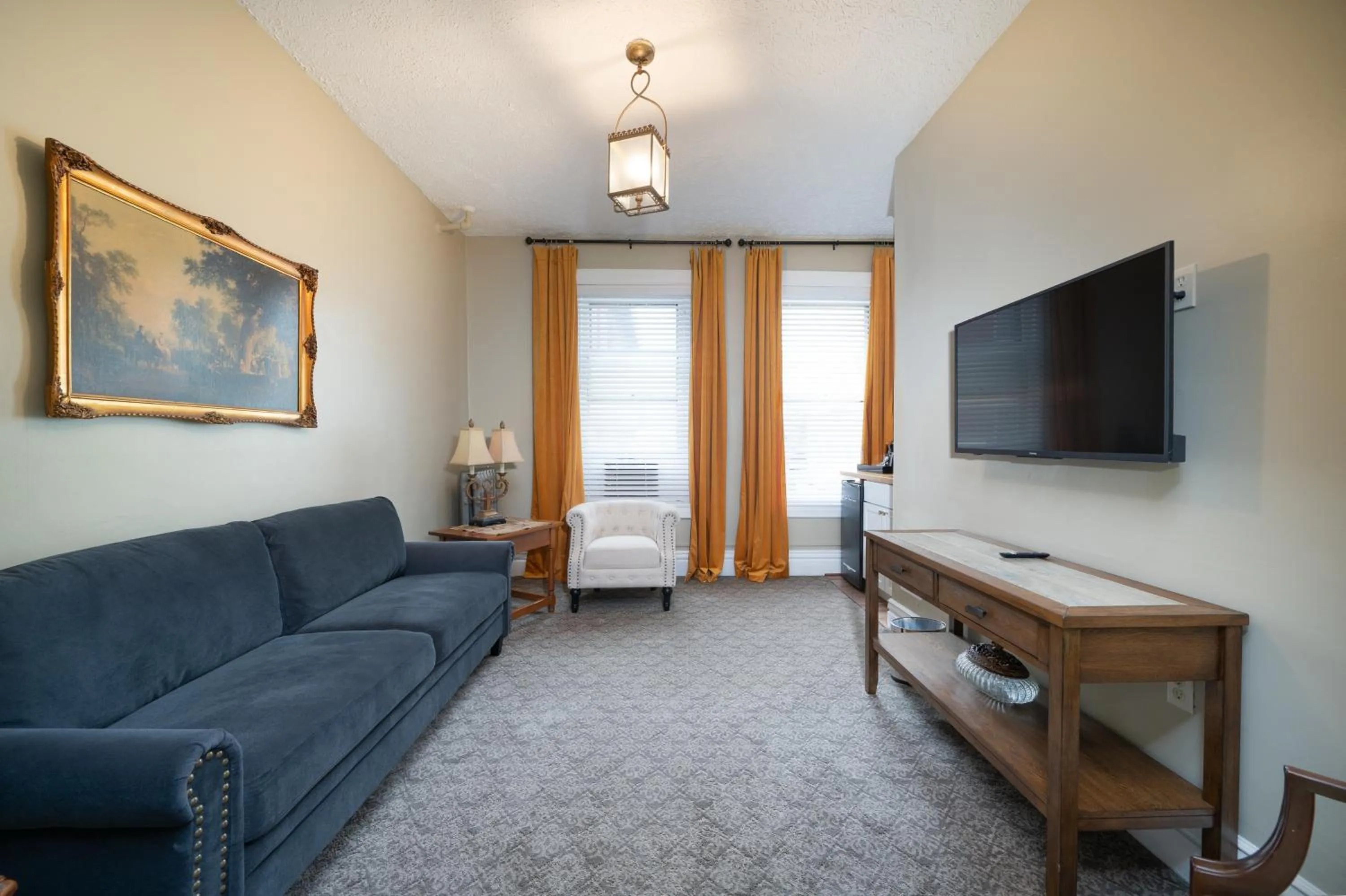 Seating area in Naples Hotel