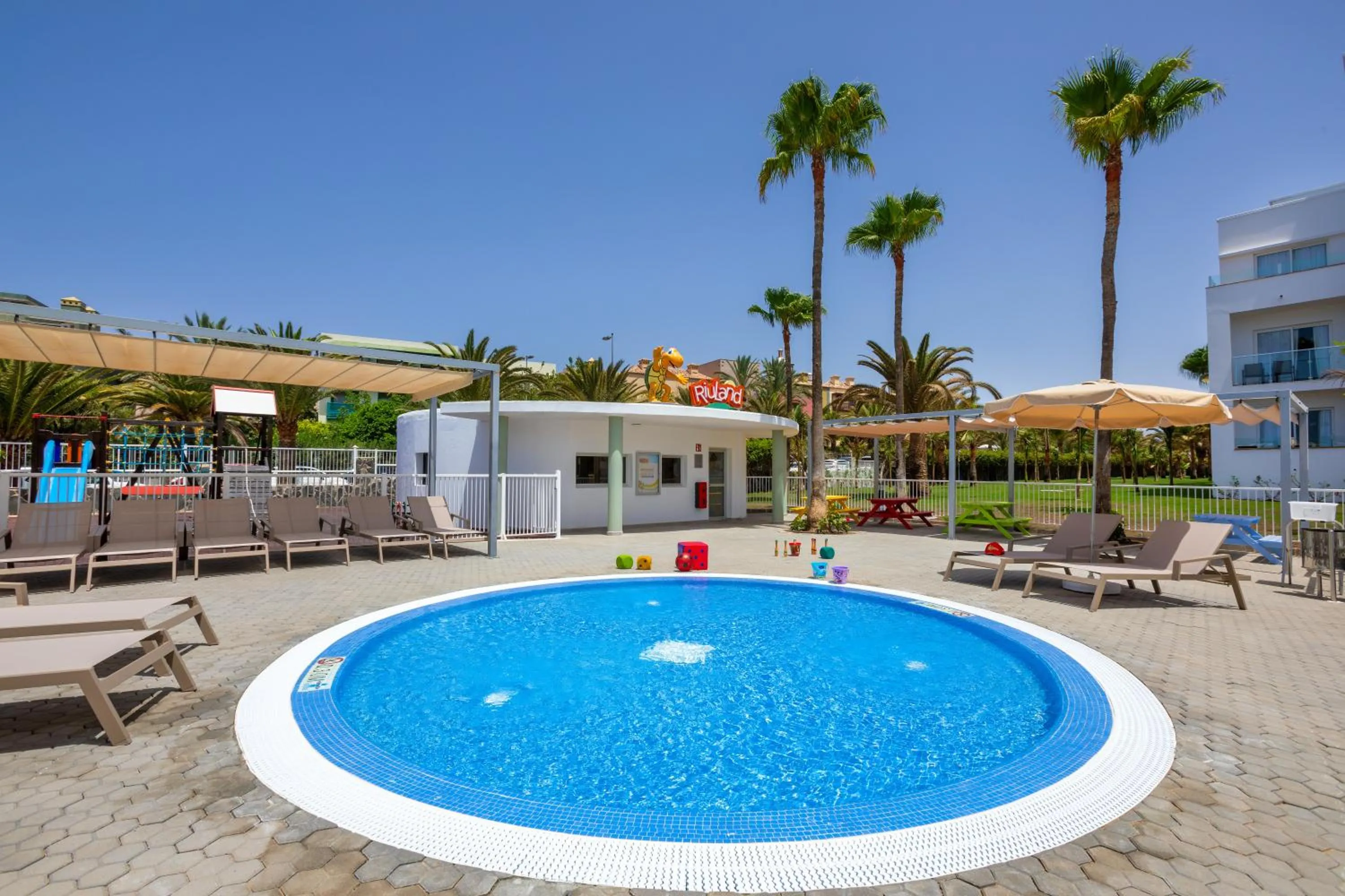 Swimming pool in Hotel Riu Gran Canaria - All Inclusive