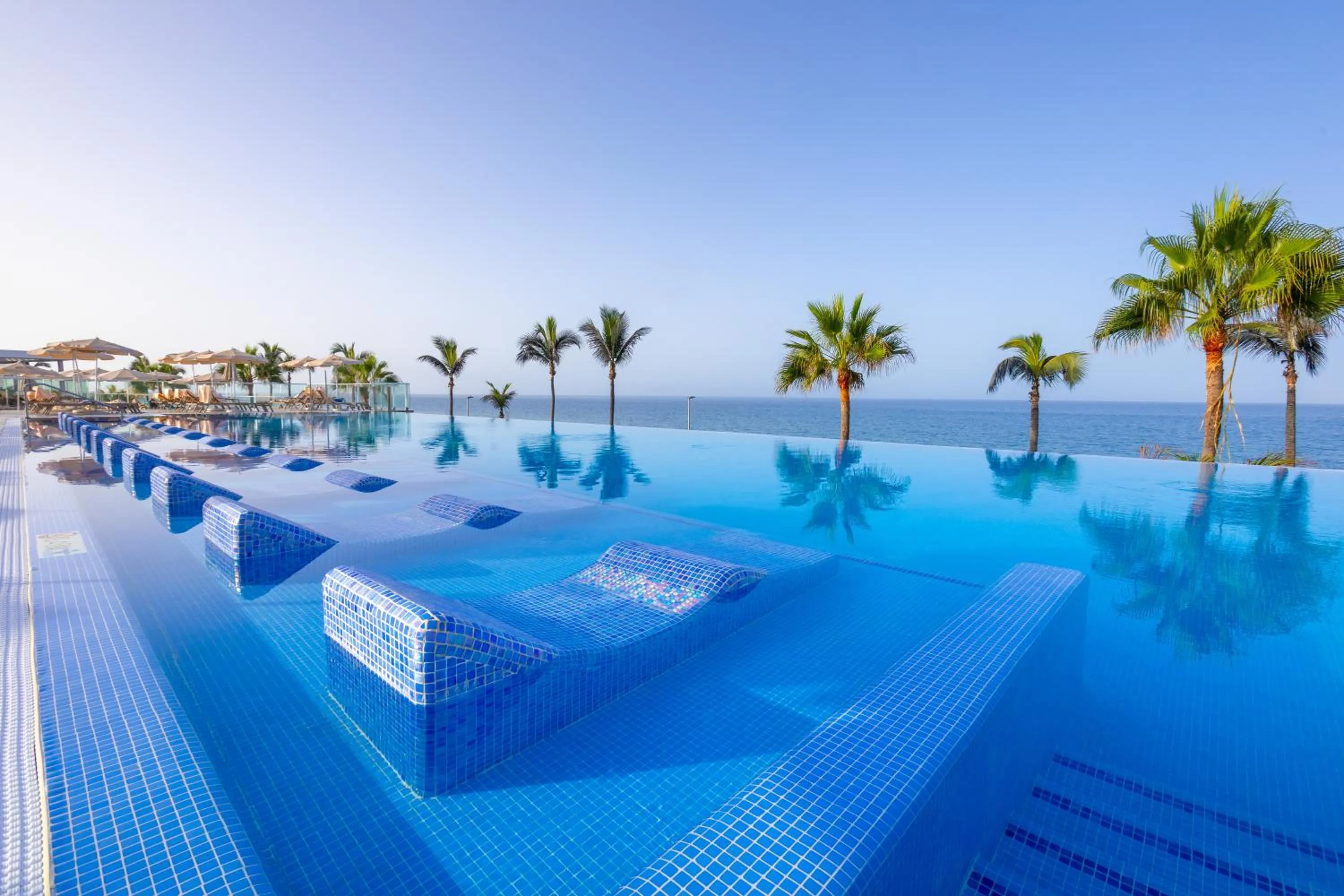 Pool view in Hotel Riu Gran Canaria - All Inclusive