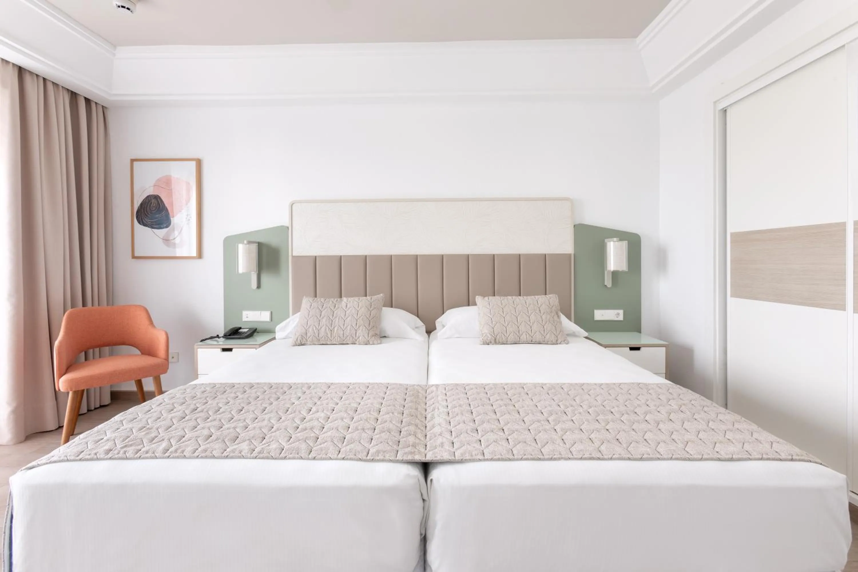 Bed in Hotel Riu Gran Canaria - All Inclusive