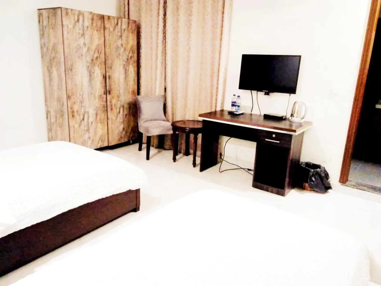 TV and multimedia in Jade Dragon Hotel DHA Lahore