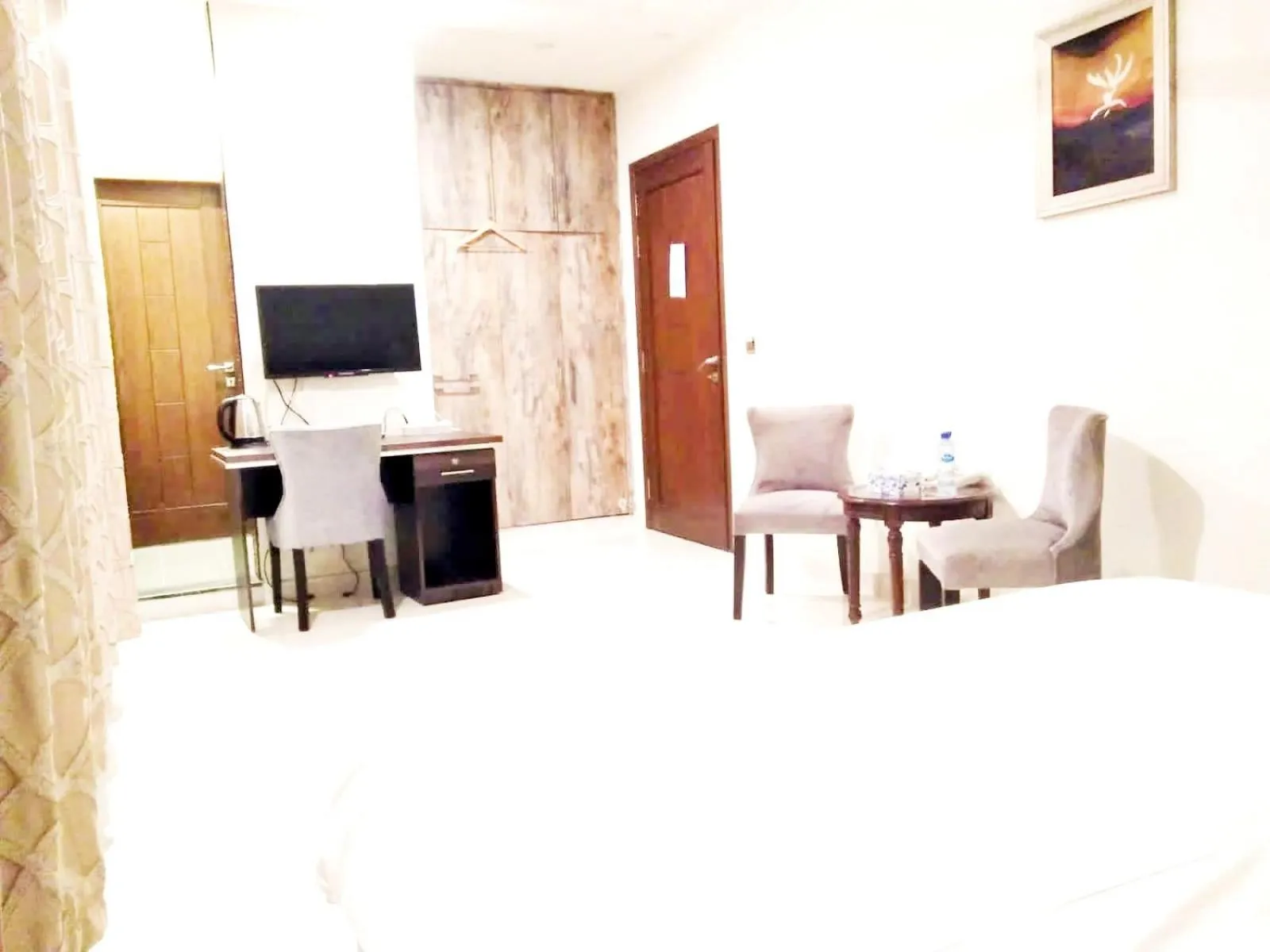 TV and multimedia in Jade Dragon Hotel DHA Lahore