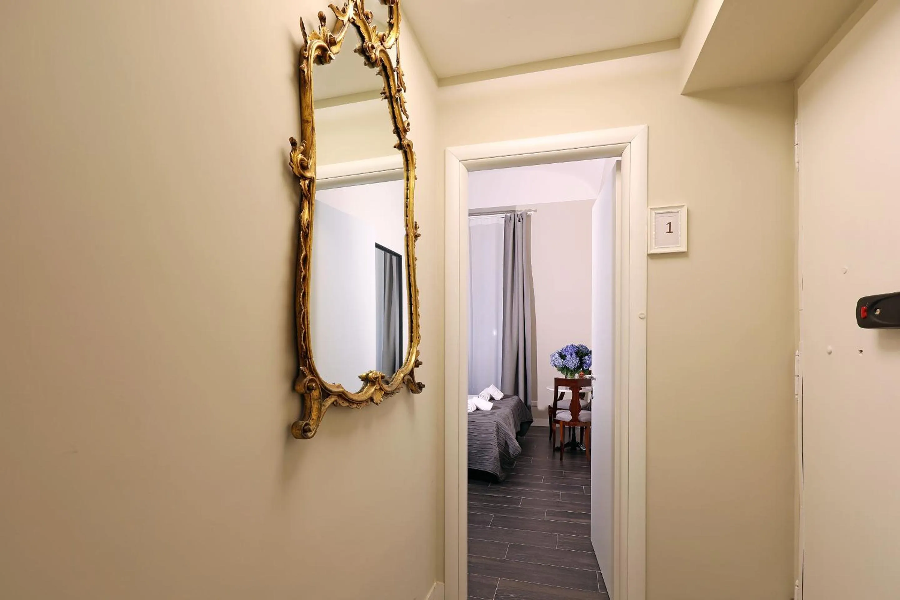 Lobby or reception in RESIDENZA VITTORIA Roma