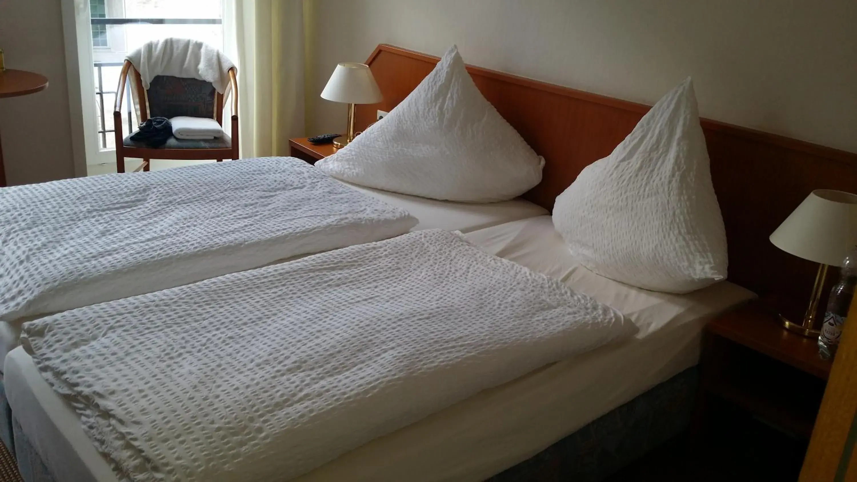Classic Double Room with shared WC - single occupancy in Hotel Garni Kaiserpfalz Classic Double Room with shared WC - single occupancy in Hotel Garni Kaiserpfalz