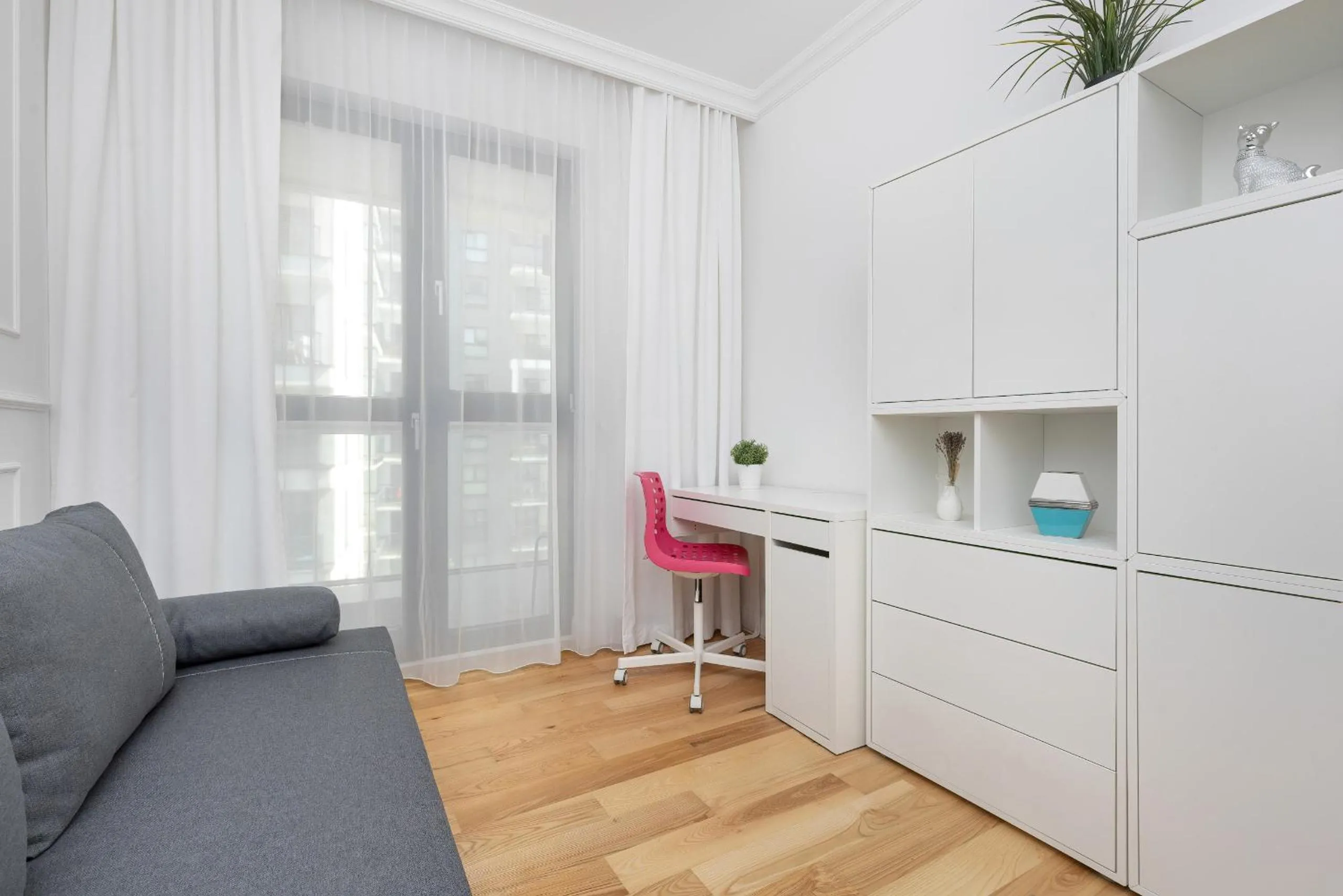 Bed in Metro Płocka Exquisite Apartments by Noclegi Renters