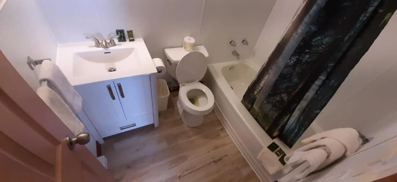 Toilet in Super Nights Inn