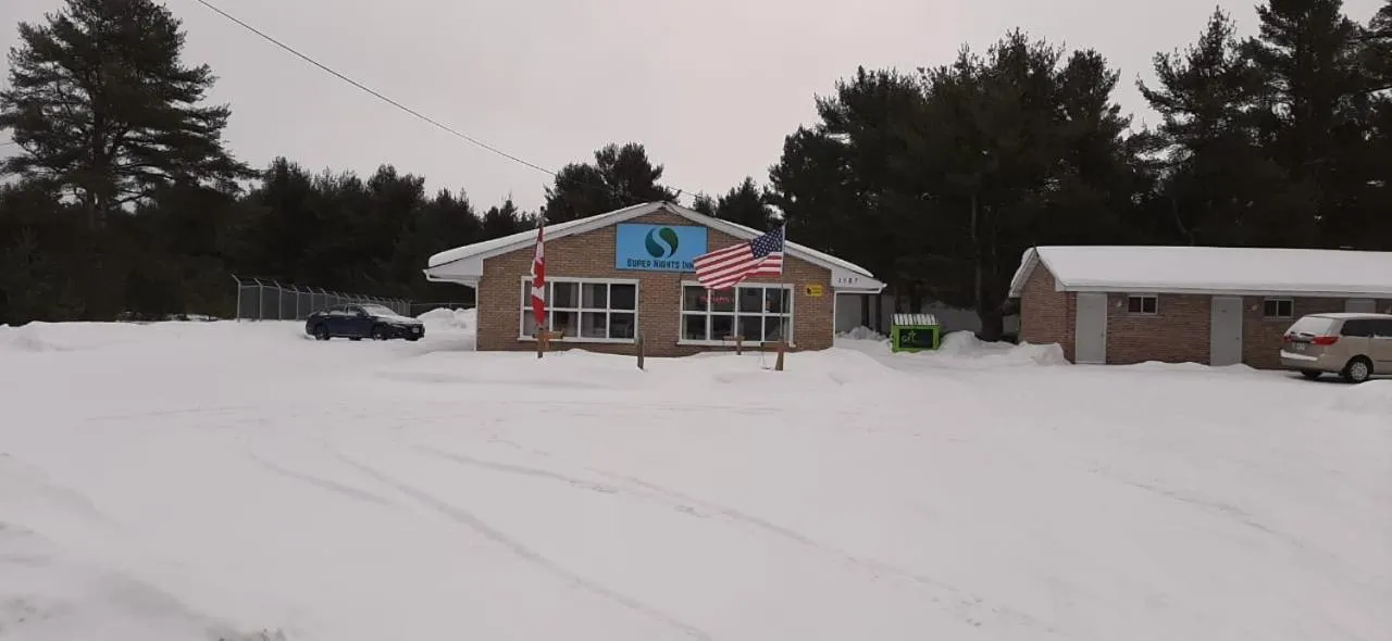 Facade/entrance in Super Nights Inn