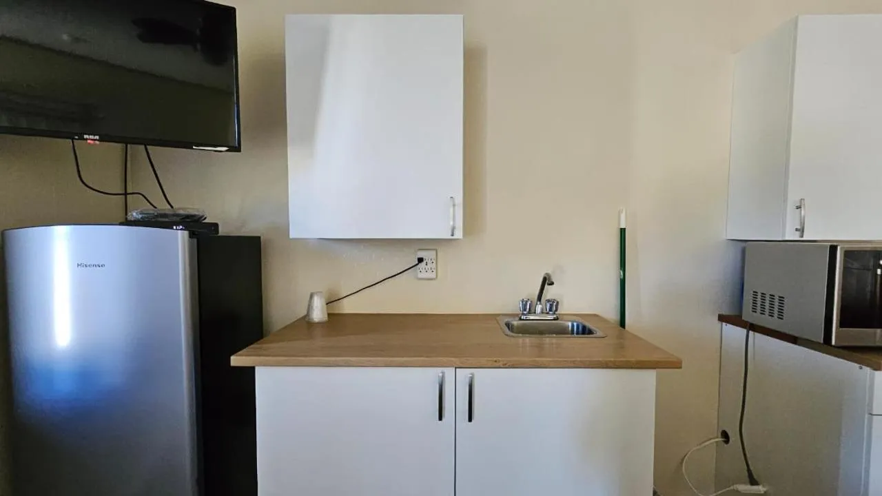 TV and multimedia in Super Nights Inn