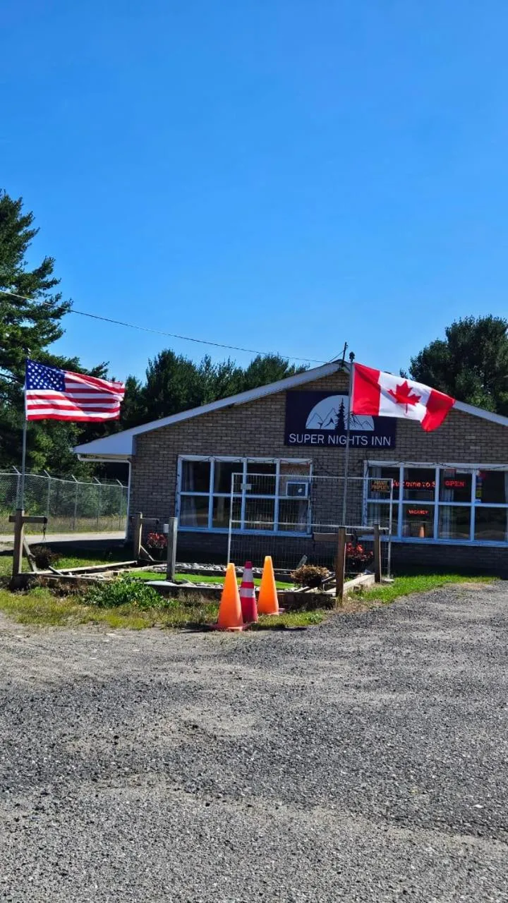 Day in Super Nights Inn