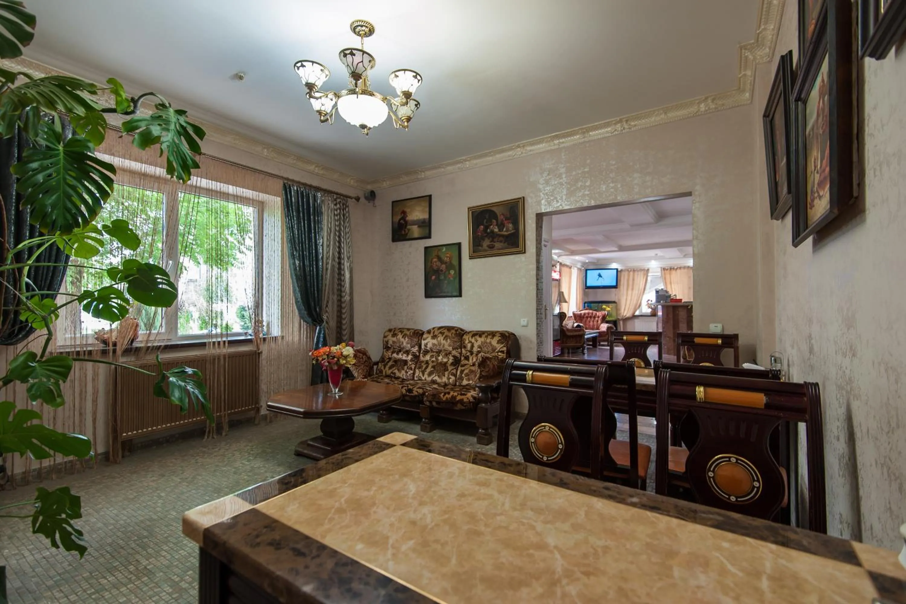 Lounge or bar in Leoton Chernivtsi