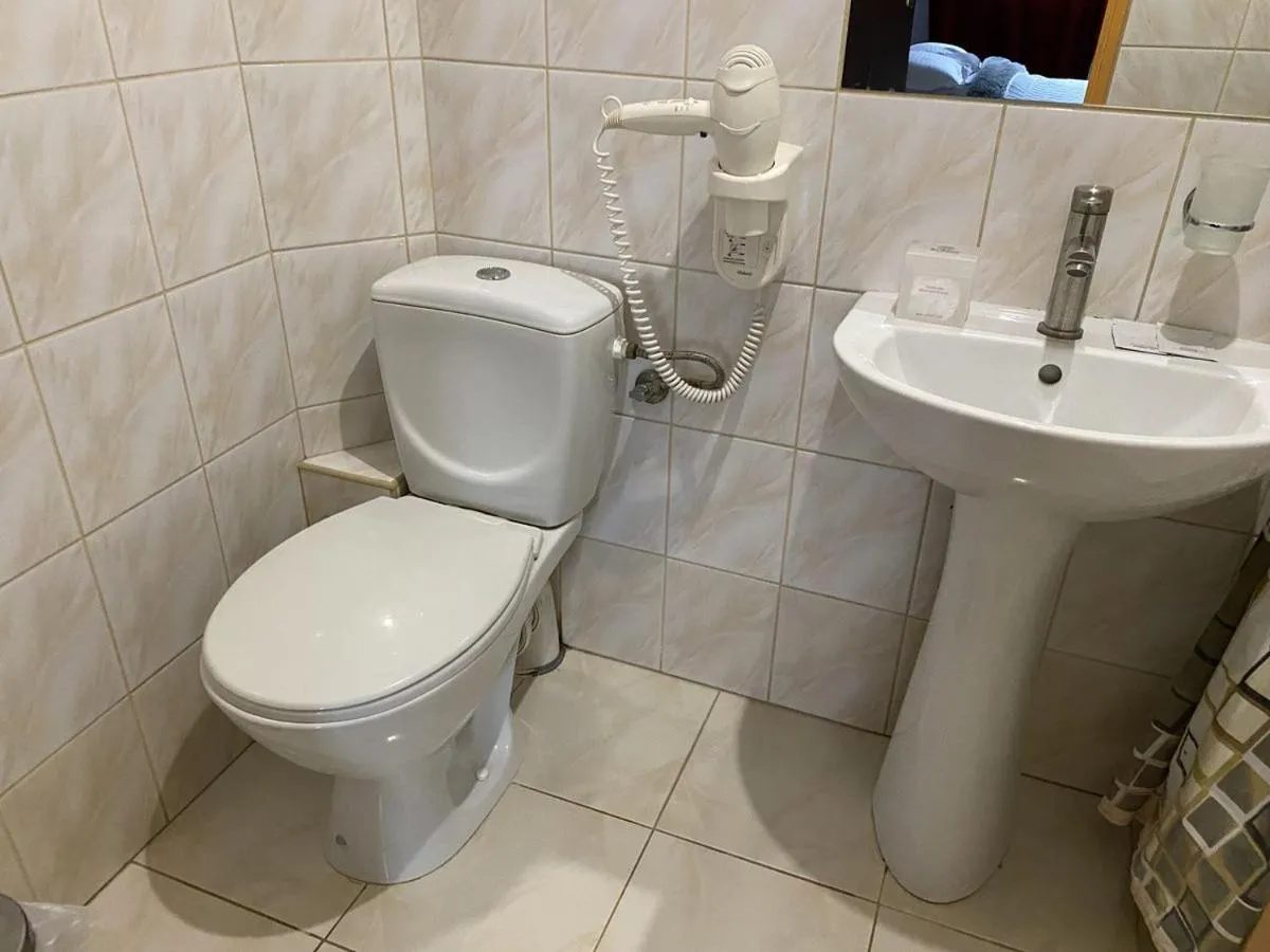Bathroom in Leoton Chernivtsi