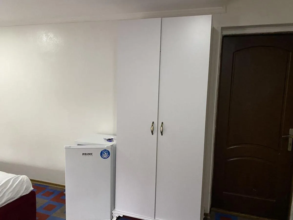 Communal lounge/ TV room in Leoton Chernivtsi