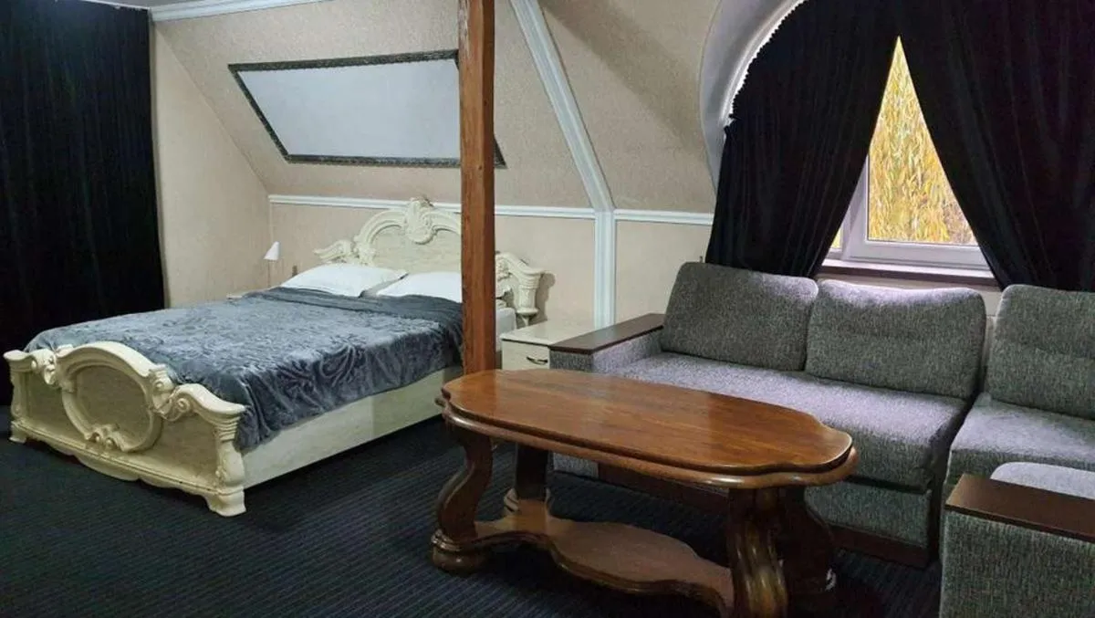 Bed in Leoton Chernivtsi