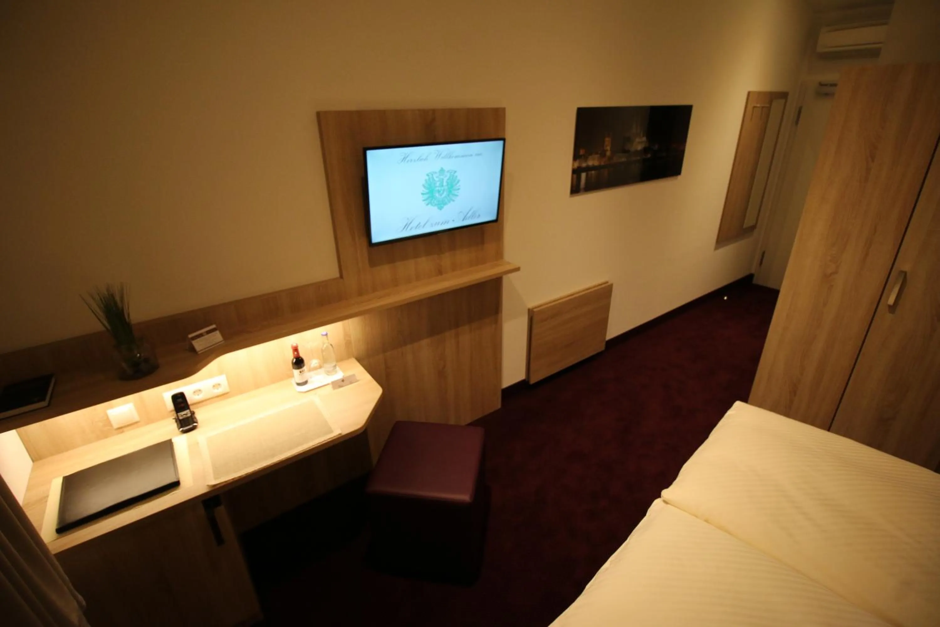 Photo of the whole room, Bed in Hotel zum Adler - Superior