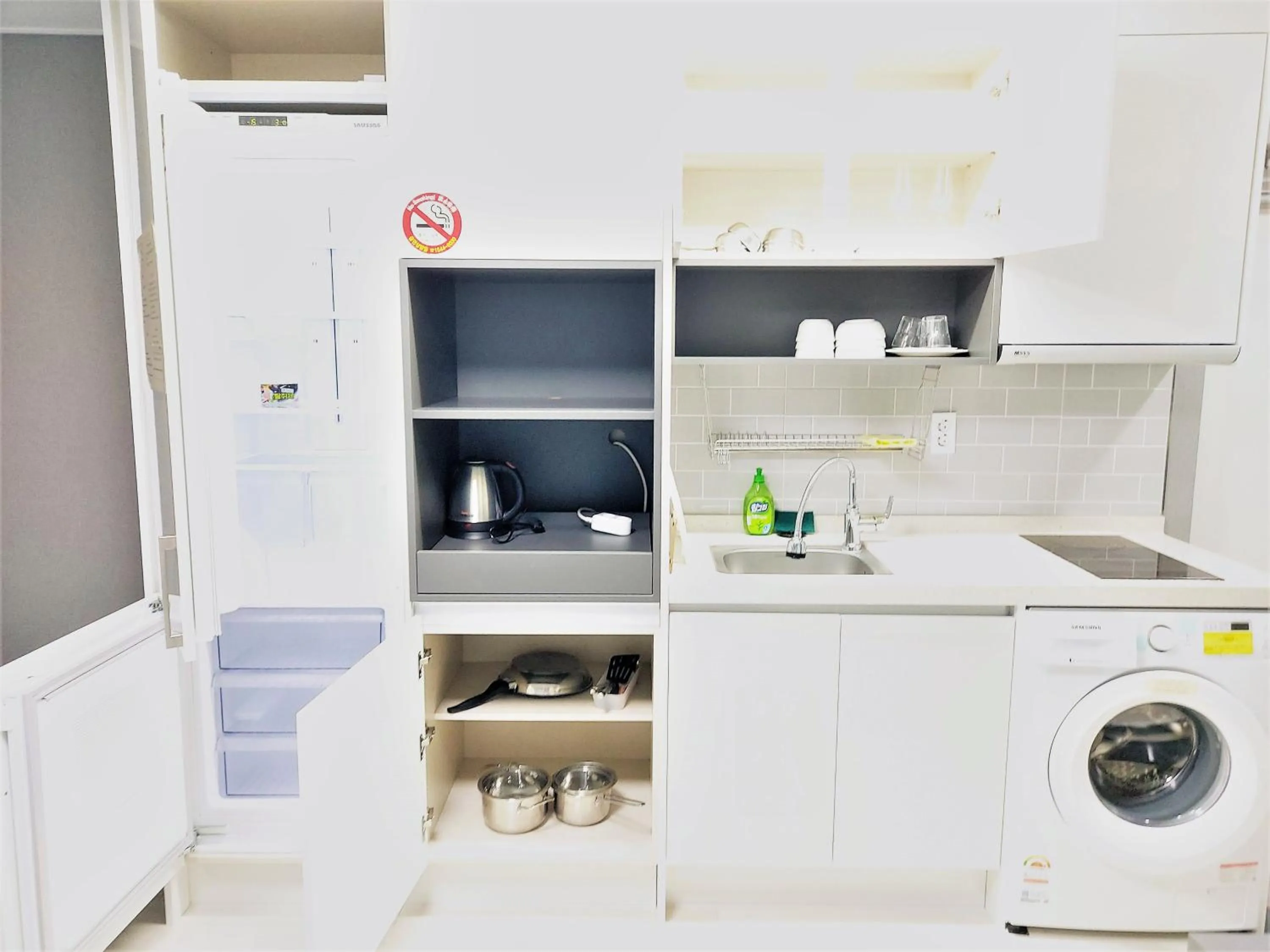 Area and facilities in ARA Palace Hotel