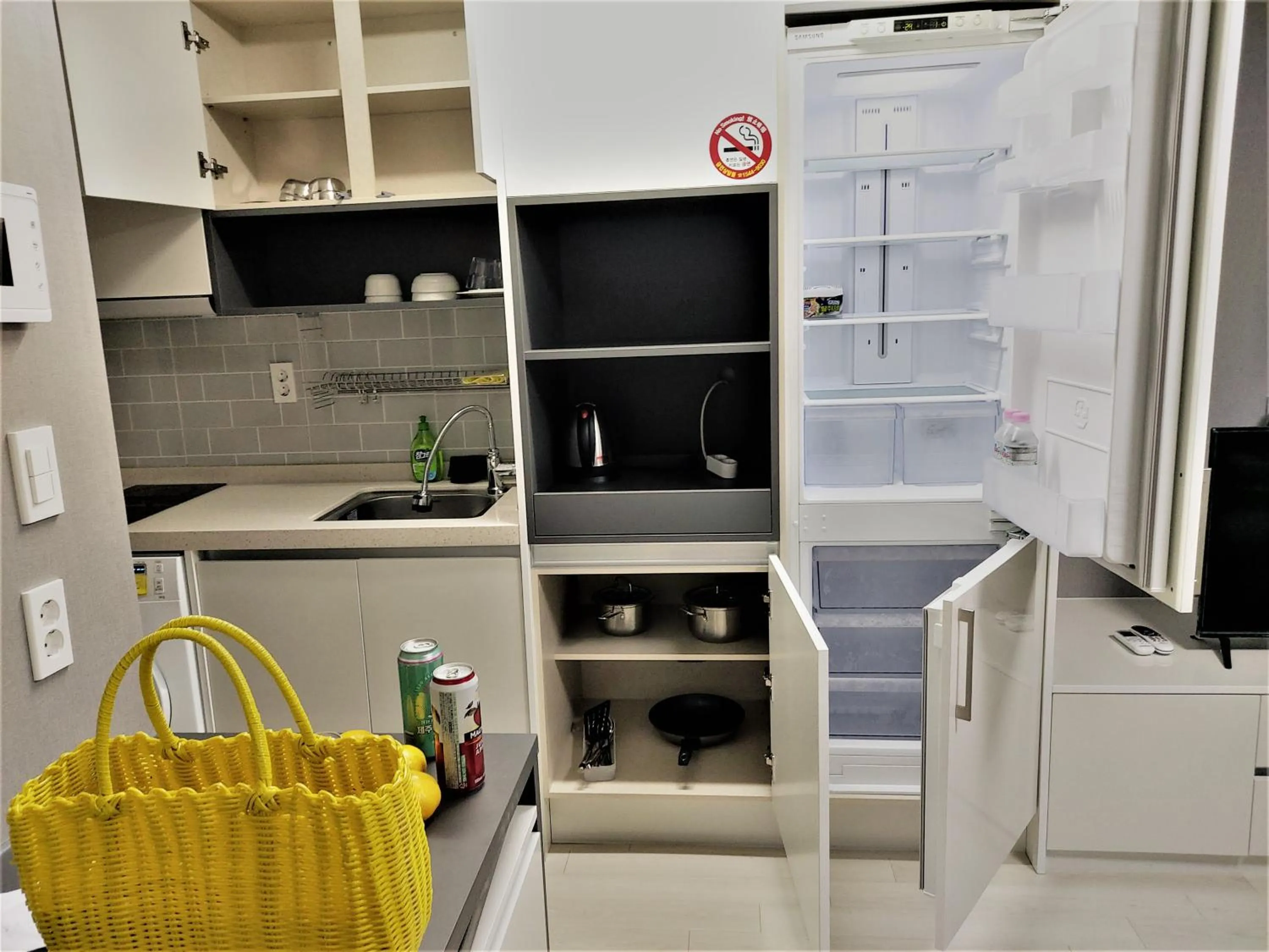 Area and facilities in ARA Palace Hotel