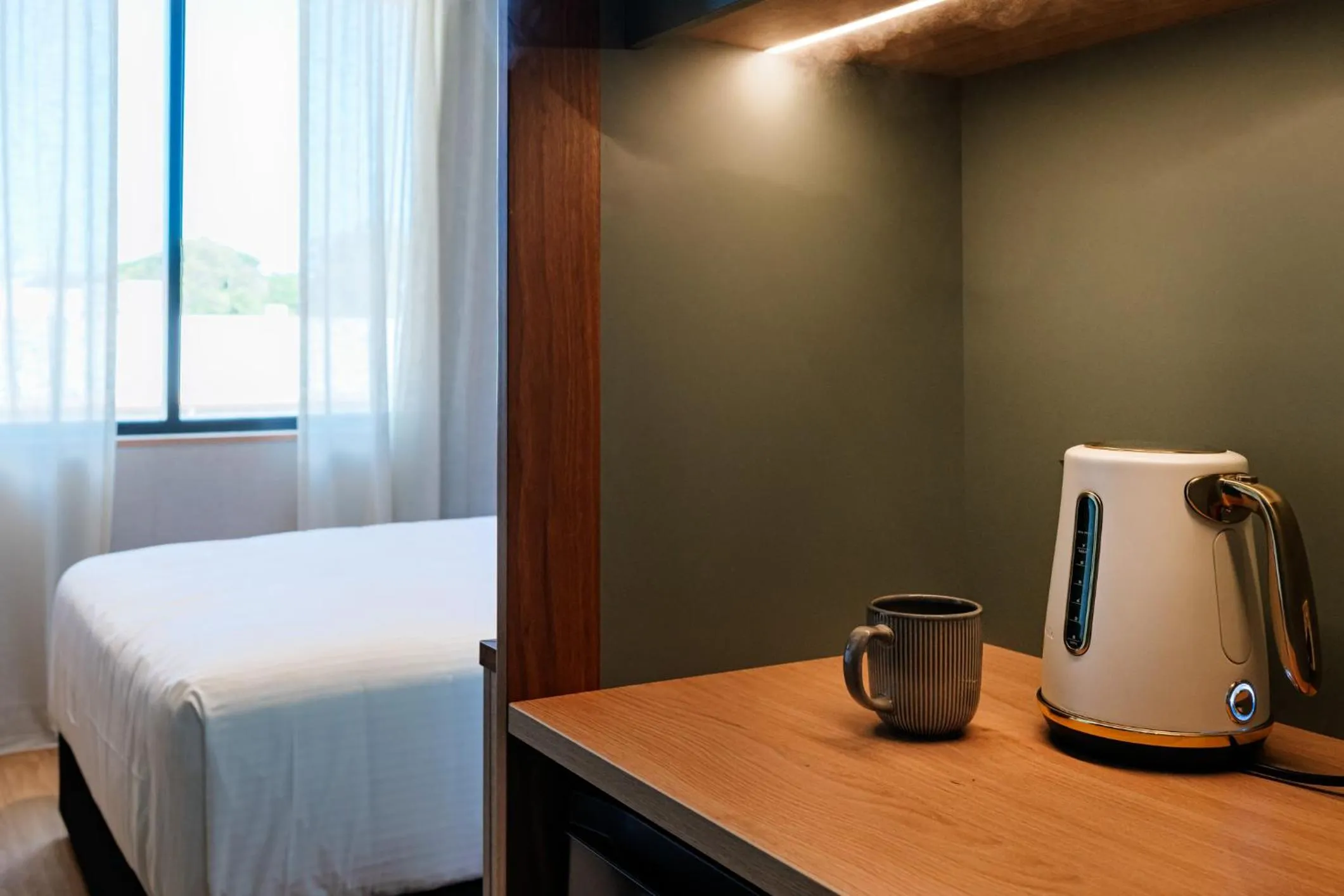 Coffee/tea facilities, Bed in The Queens Gladstone