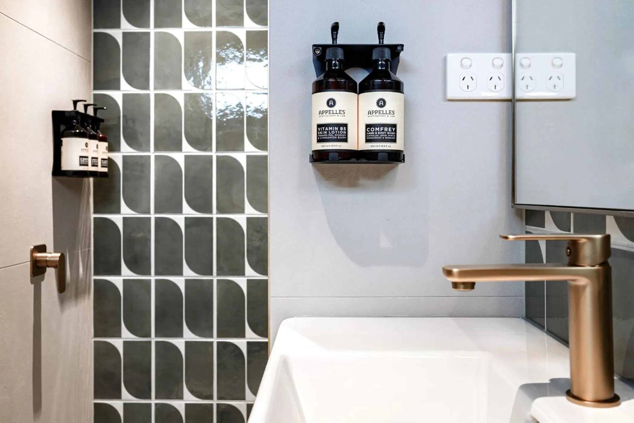 Bathroom in The Queens Gladstone