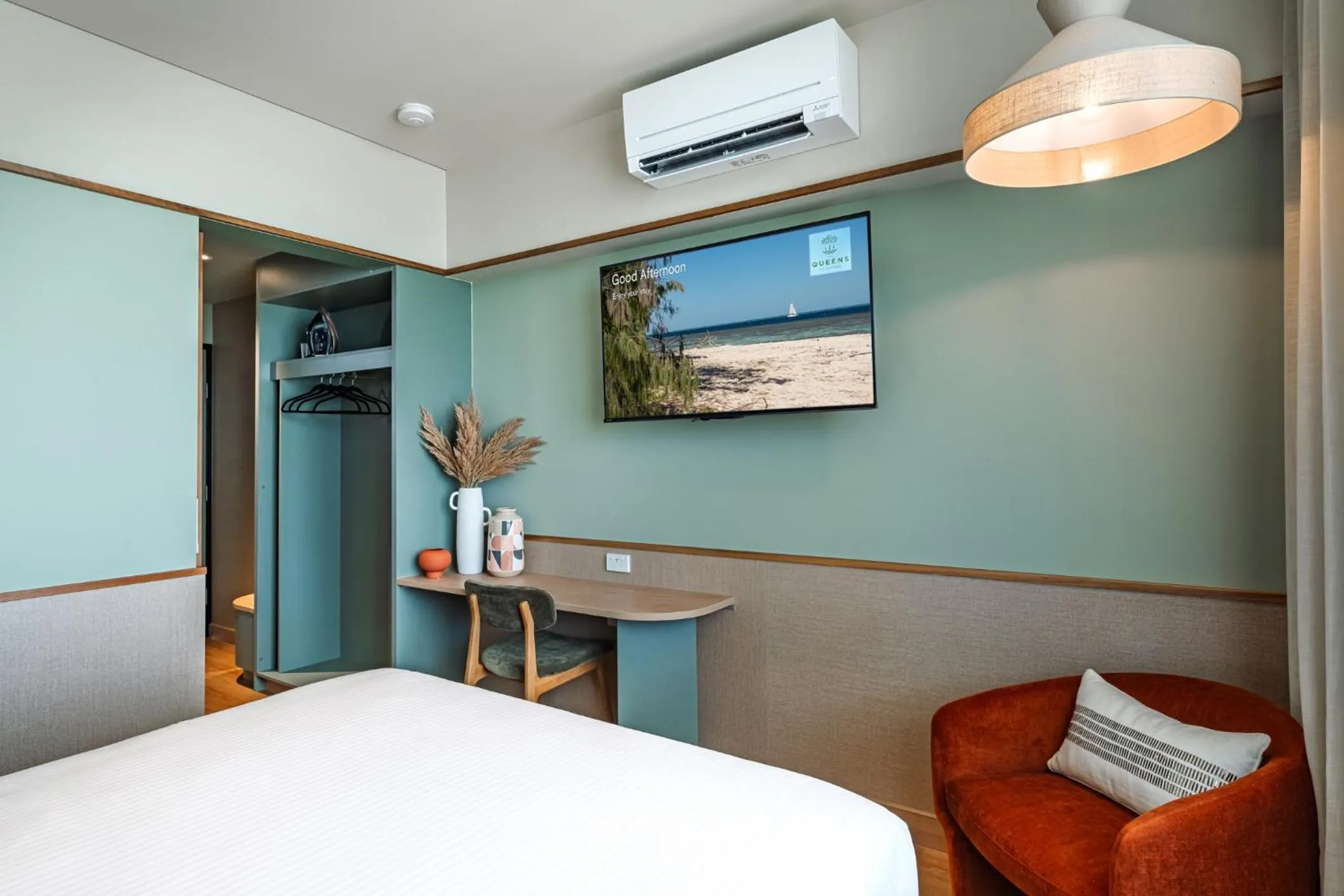 TV and multimedia, Bed in The Queens Gladstone