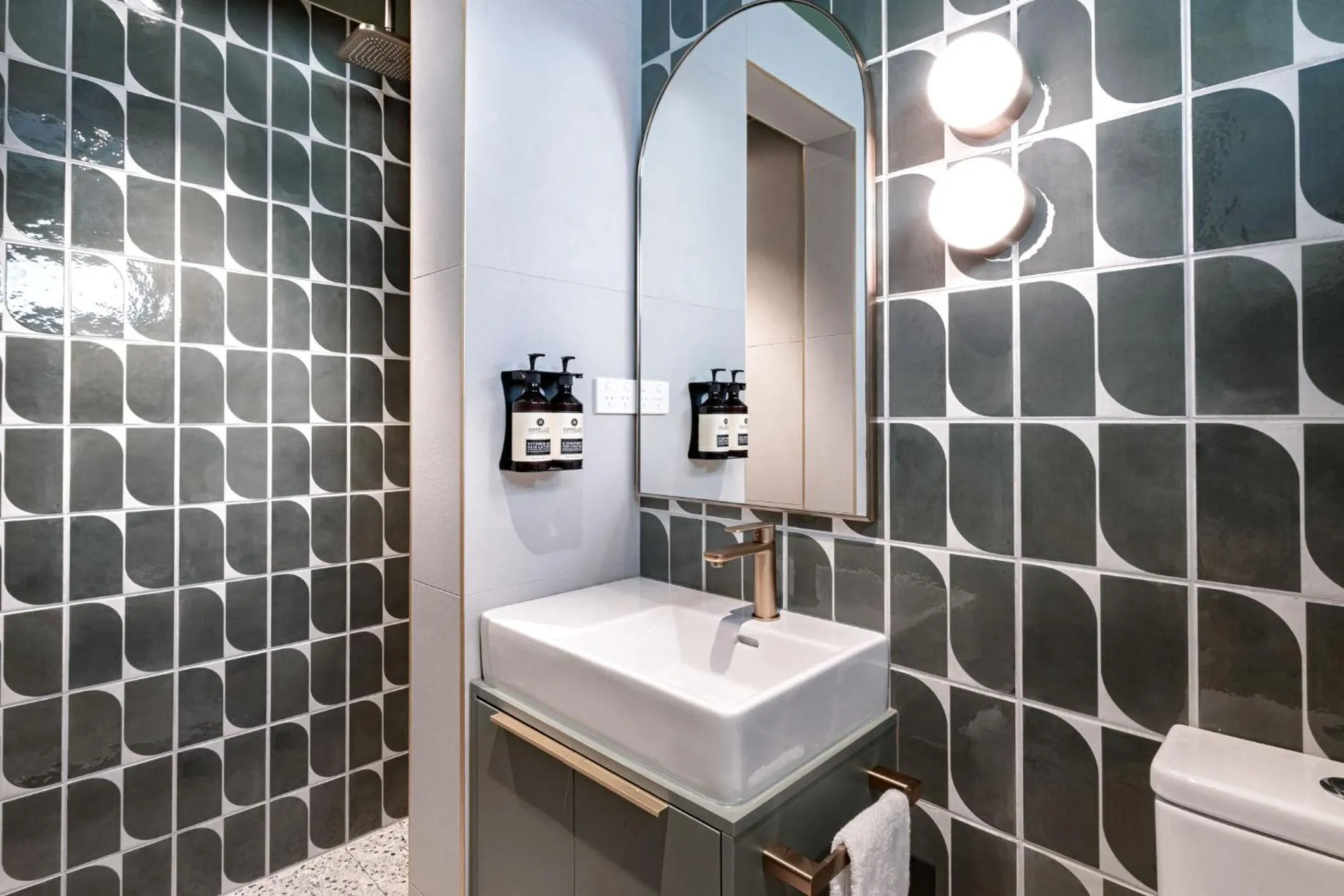 Bathroom in The Queens Gladstone