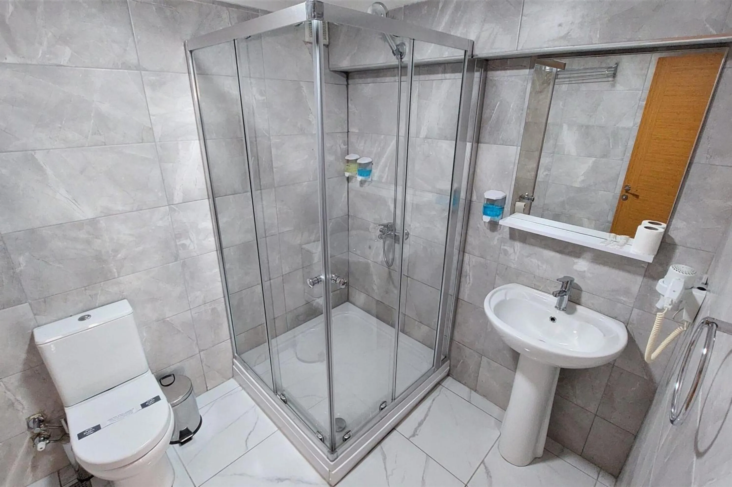 Shower in Mini Suite Otel