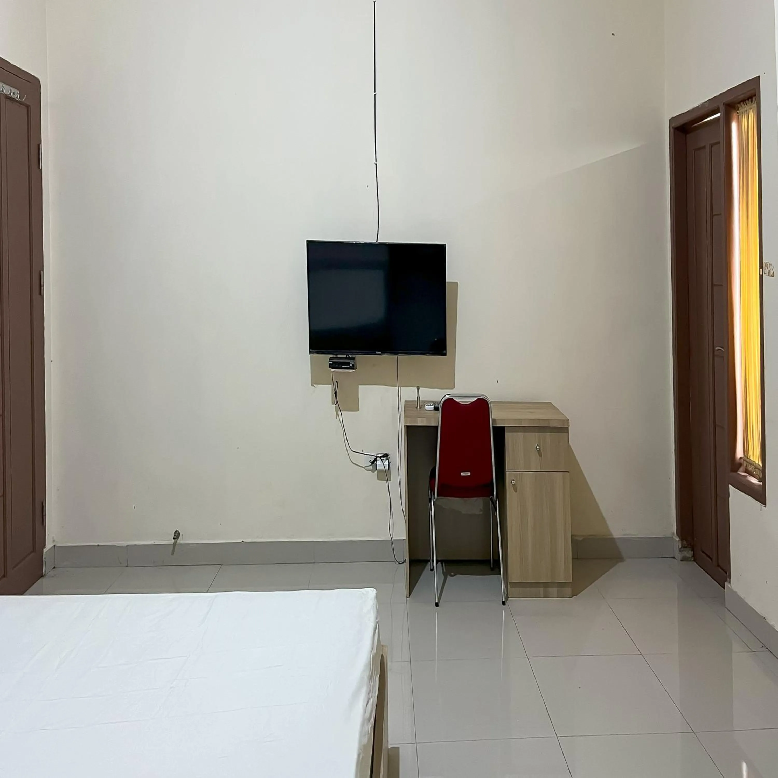 Bedroom, Bed in Reddoorz Syariah at Pondok Bintang Jalan Biring Romang Makassar