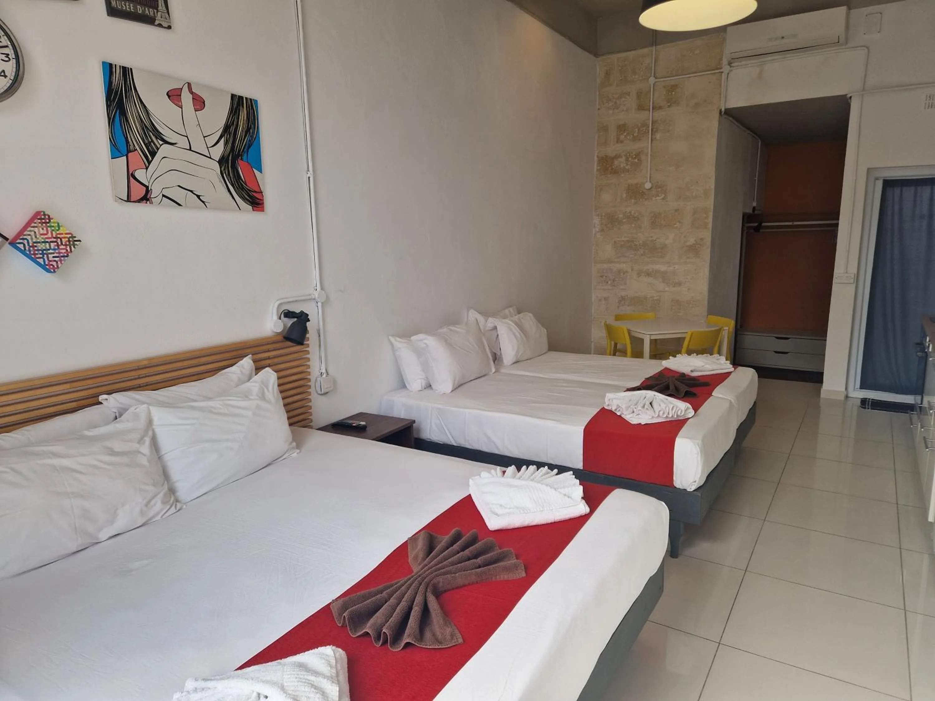 Bed in Cresta Beach Studios