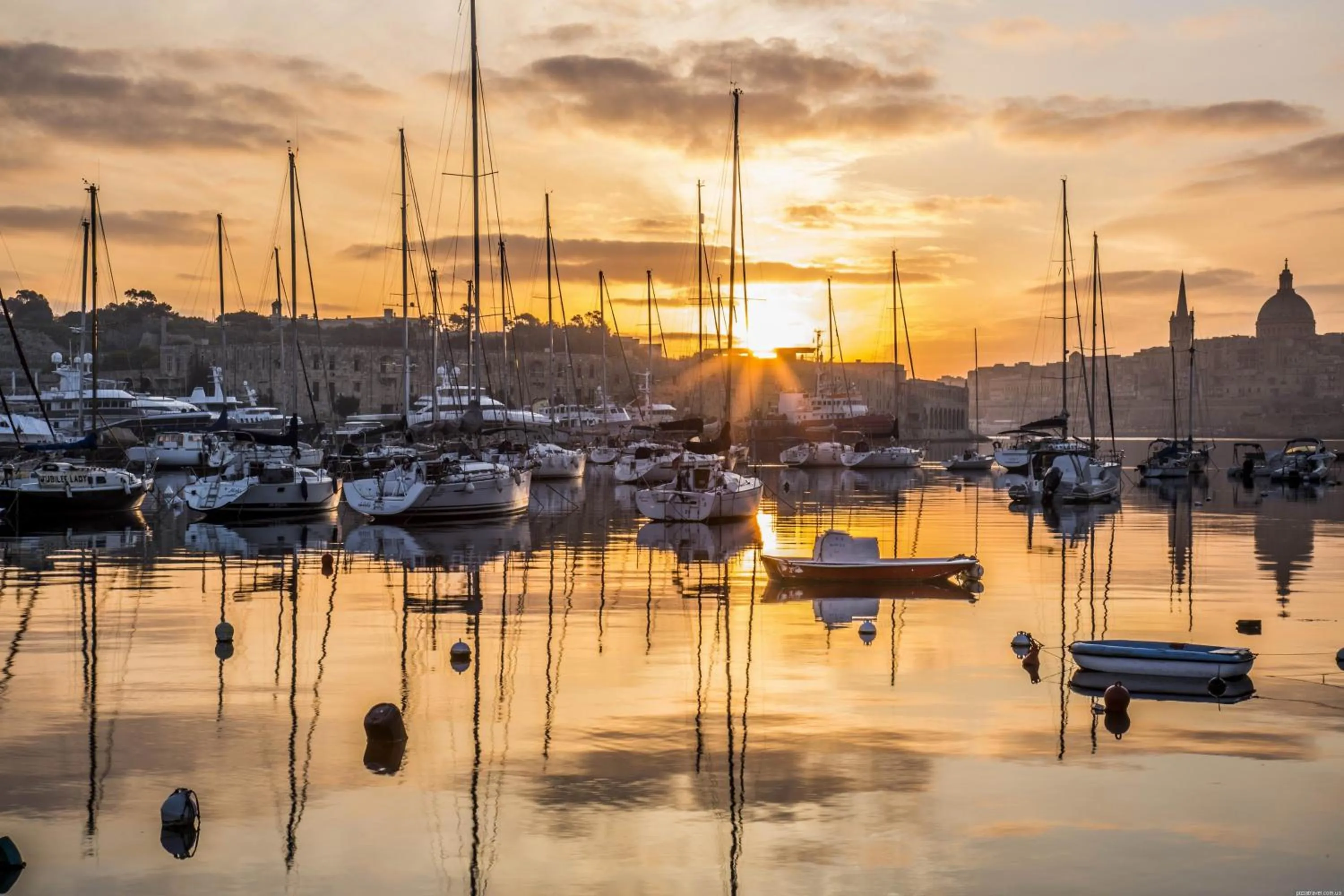 Nearby landmark in Cresta Beach Studios