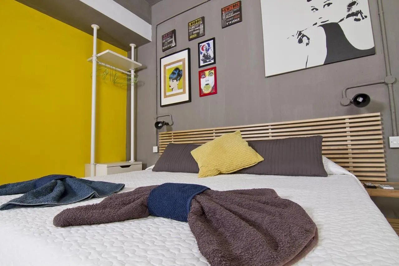 Bedroom, Bed in Cresta Beach Studios