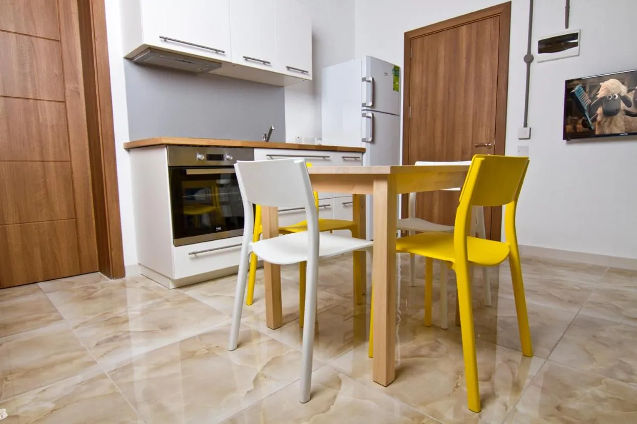 Kitchen or kitchenette in Cresta Beach Studios