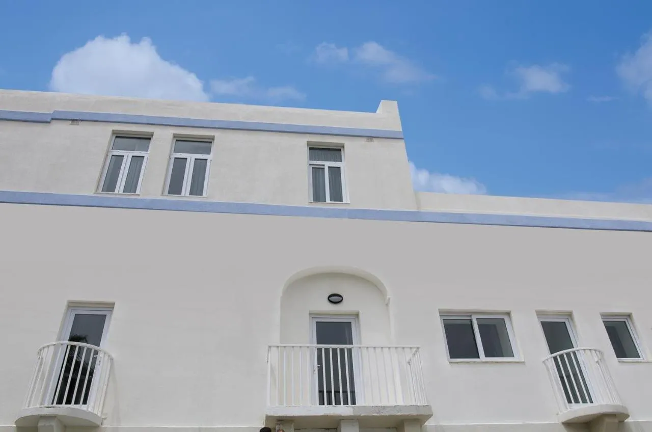 Facade/entrance in Cresta Beach Studios