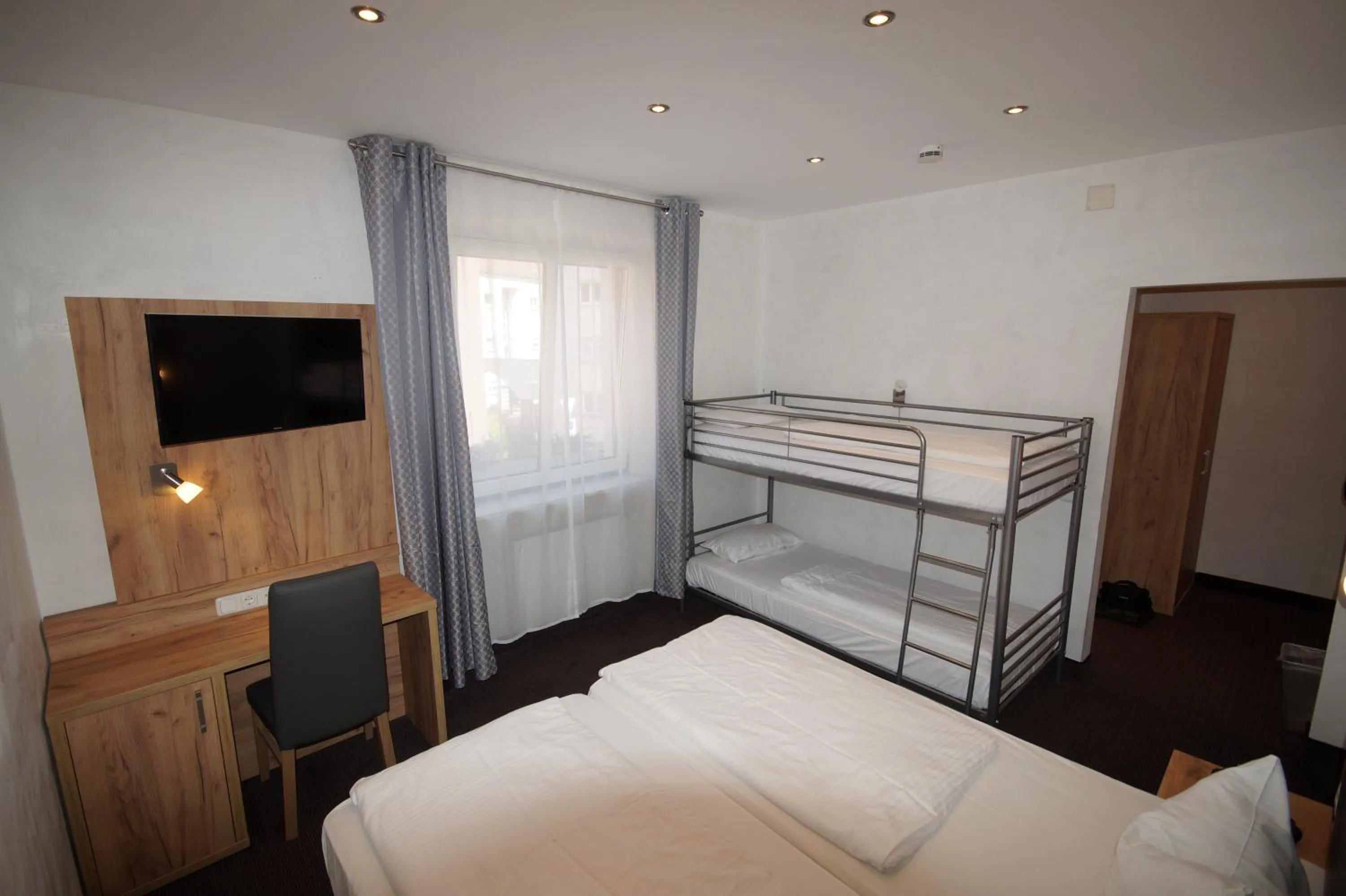 bunk bed, Bed in Hotel Fischertor