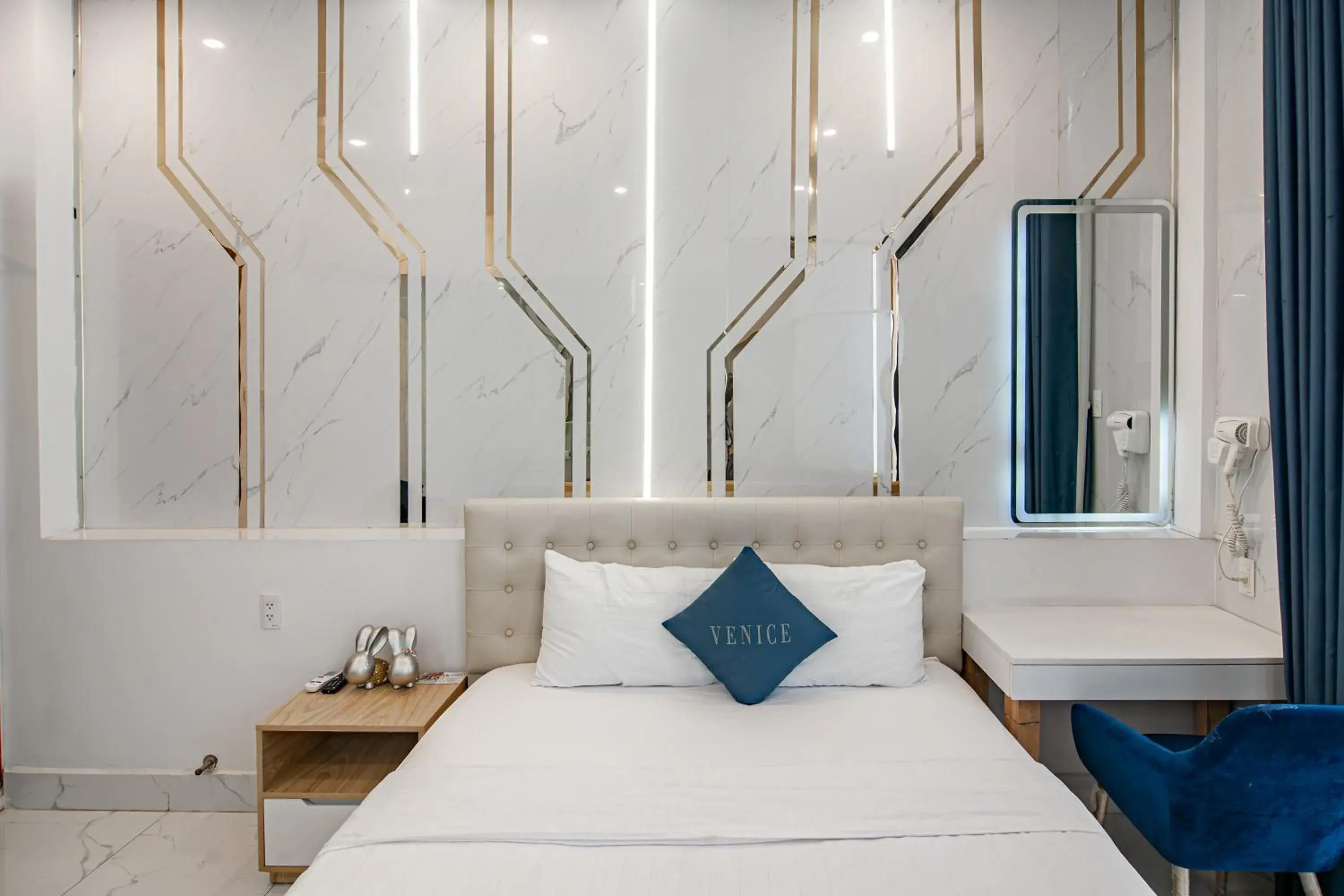 Bed in Venice 1 Hotel Bed in Venice 1 Hotel