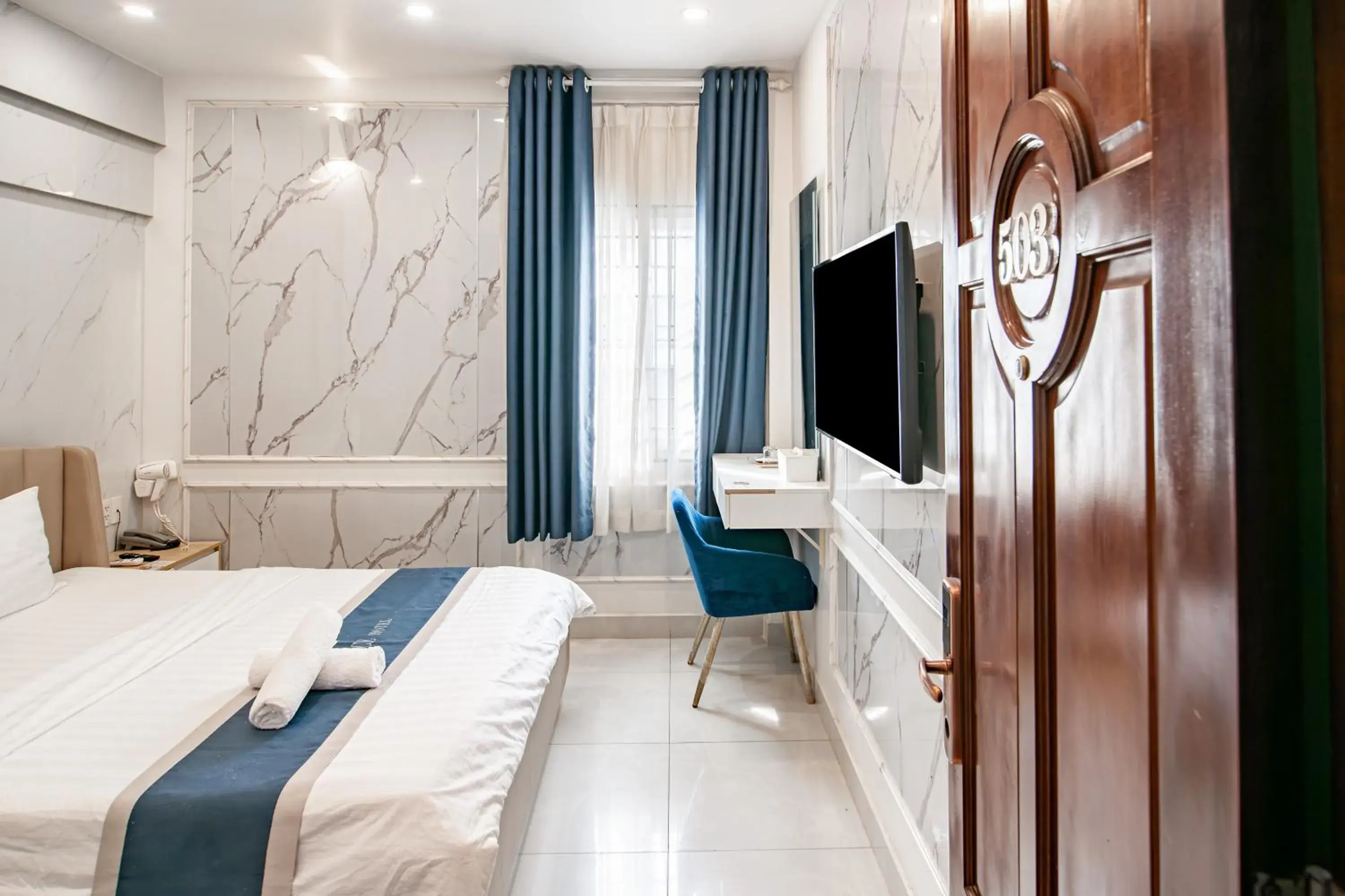 Communal lounge/ TV room, Bed in Venice 1 Hotel Communal lounge/ TV room, Bed in Venice 1 Hotel