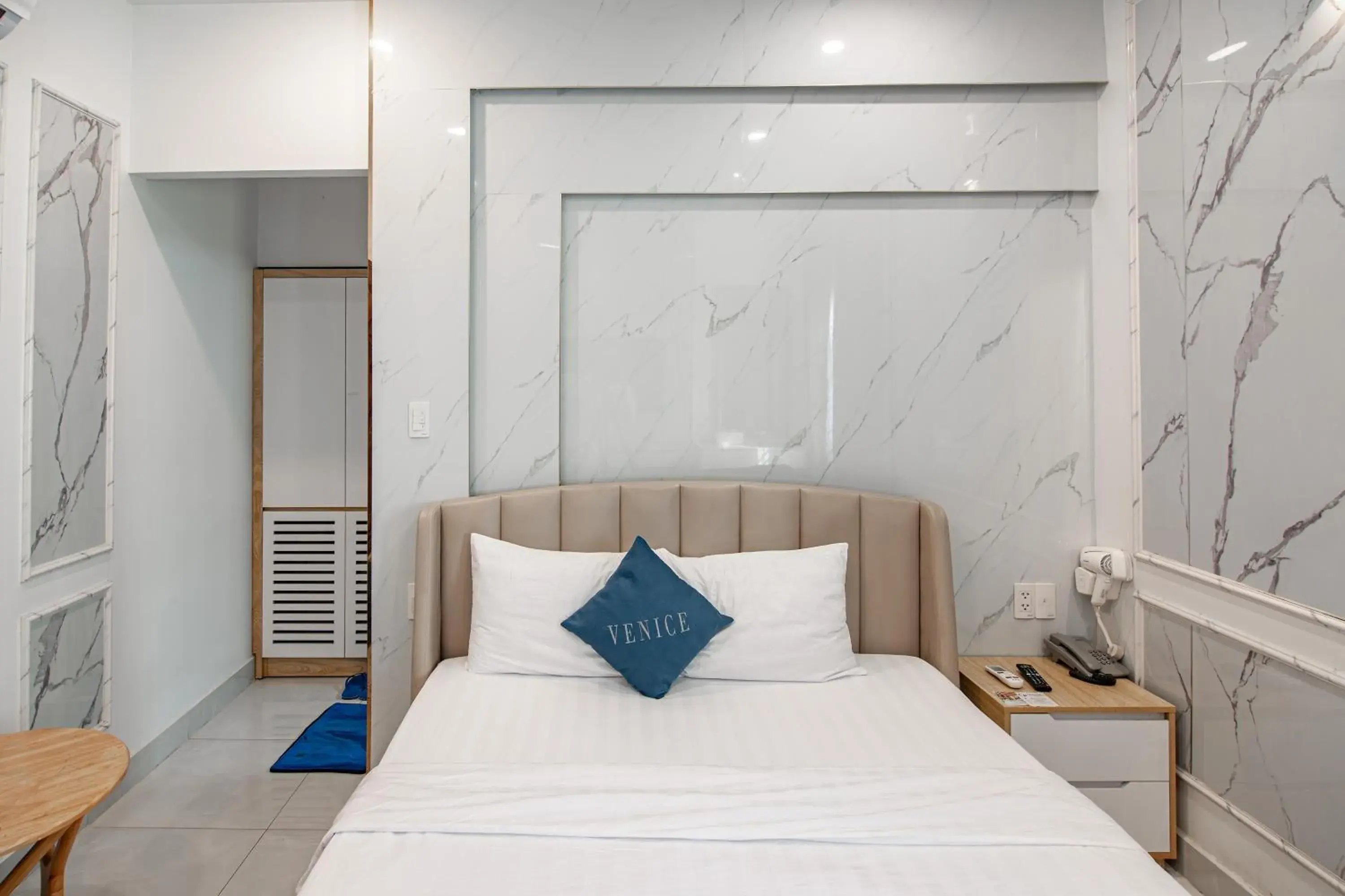 Bed in Venice 1 Hotel Bed in Venice 1 Hotel