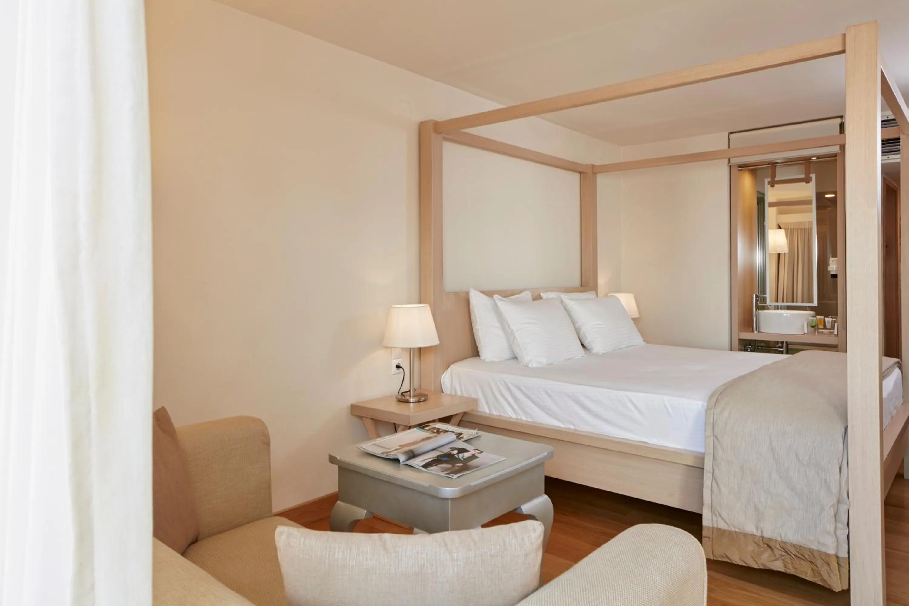 Bed in The Island Hotel - Adults Only -