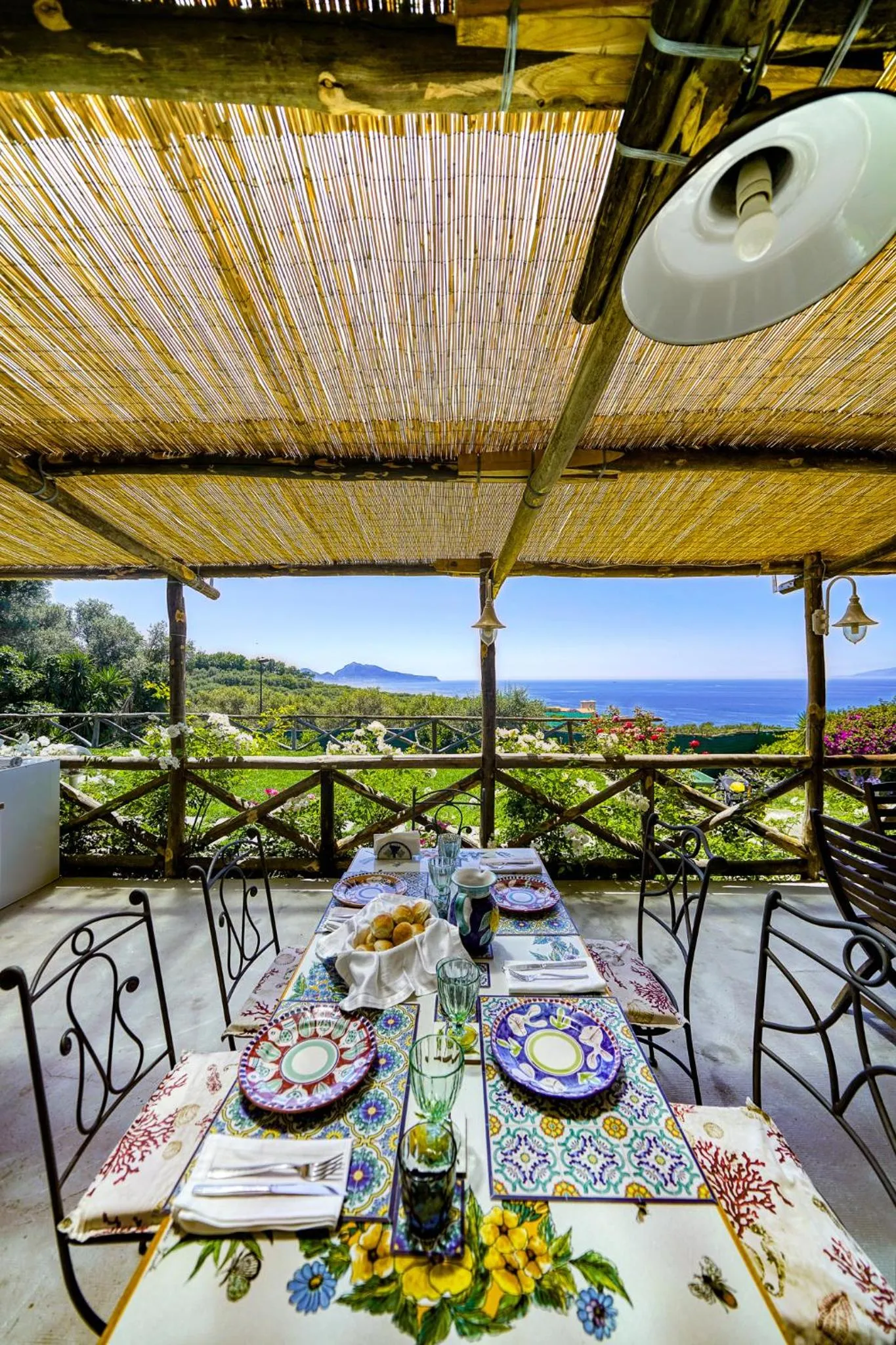 Restaurant/places to eat in Villa Lorelei