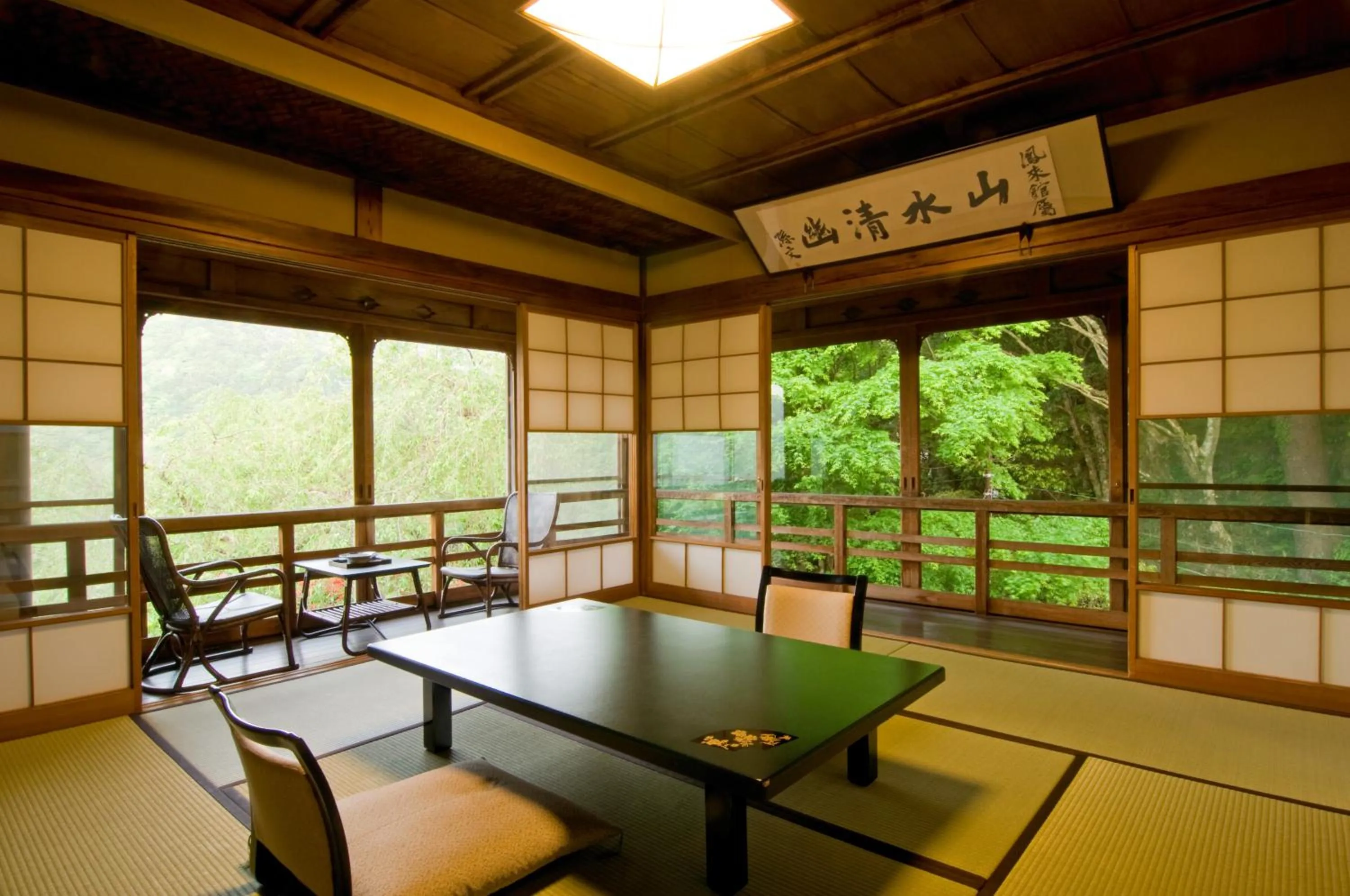 Photo of the whole room in Hakone Kowakien Mikawaya Ryokan