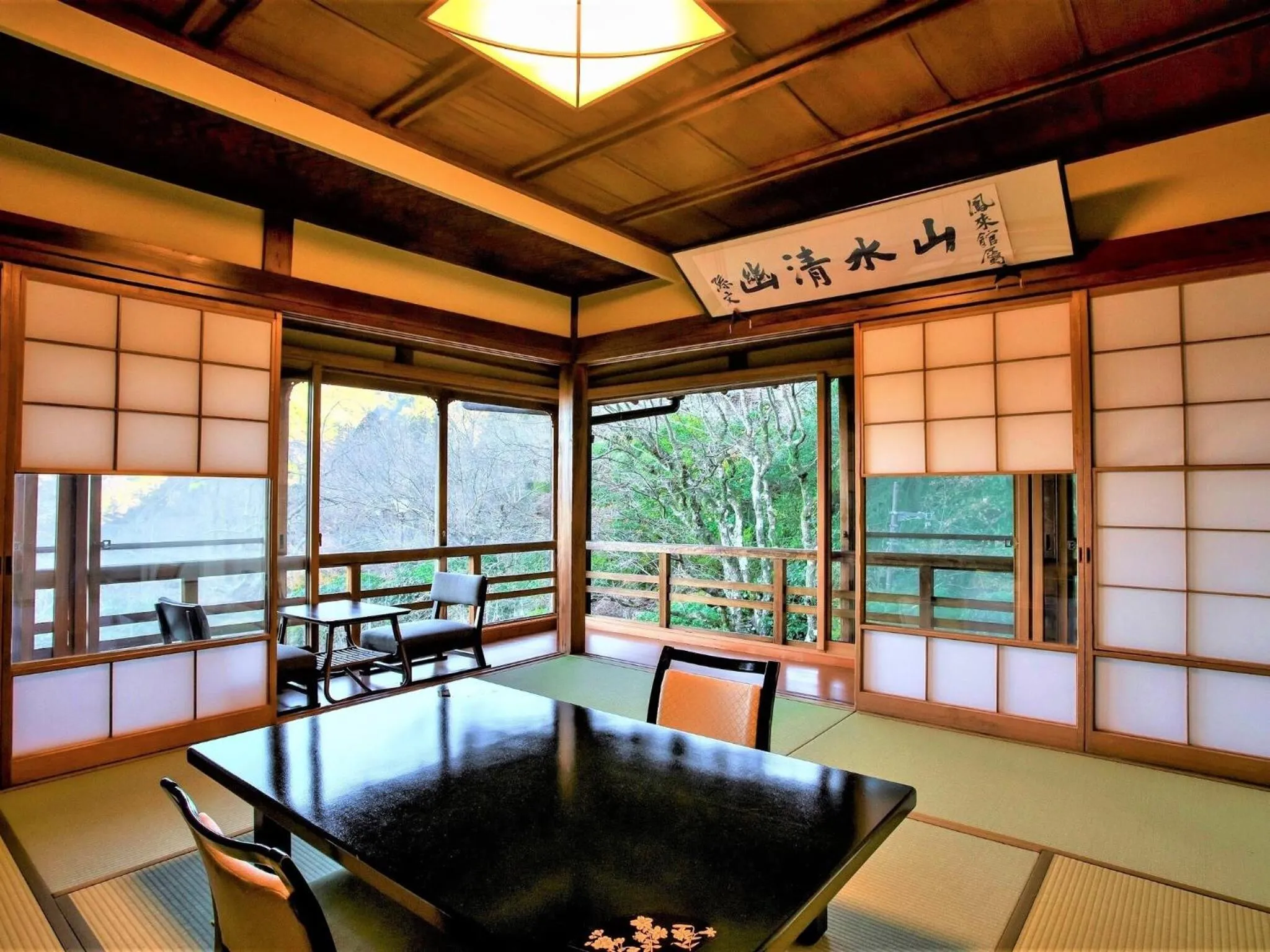 Photo of the whole room in Hakone Kowakien Mikawaya Ryokan