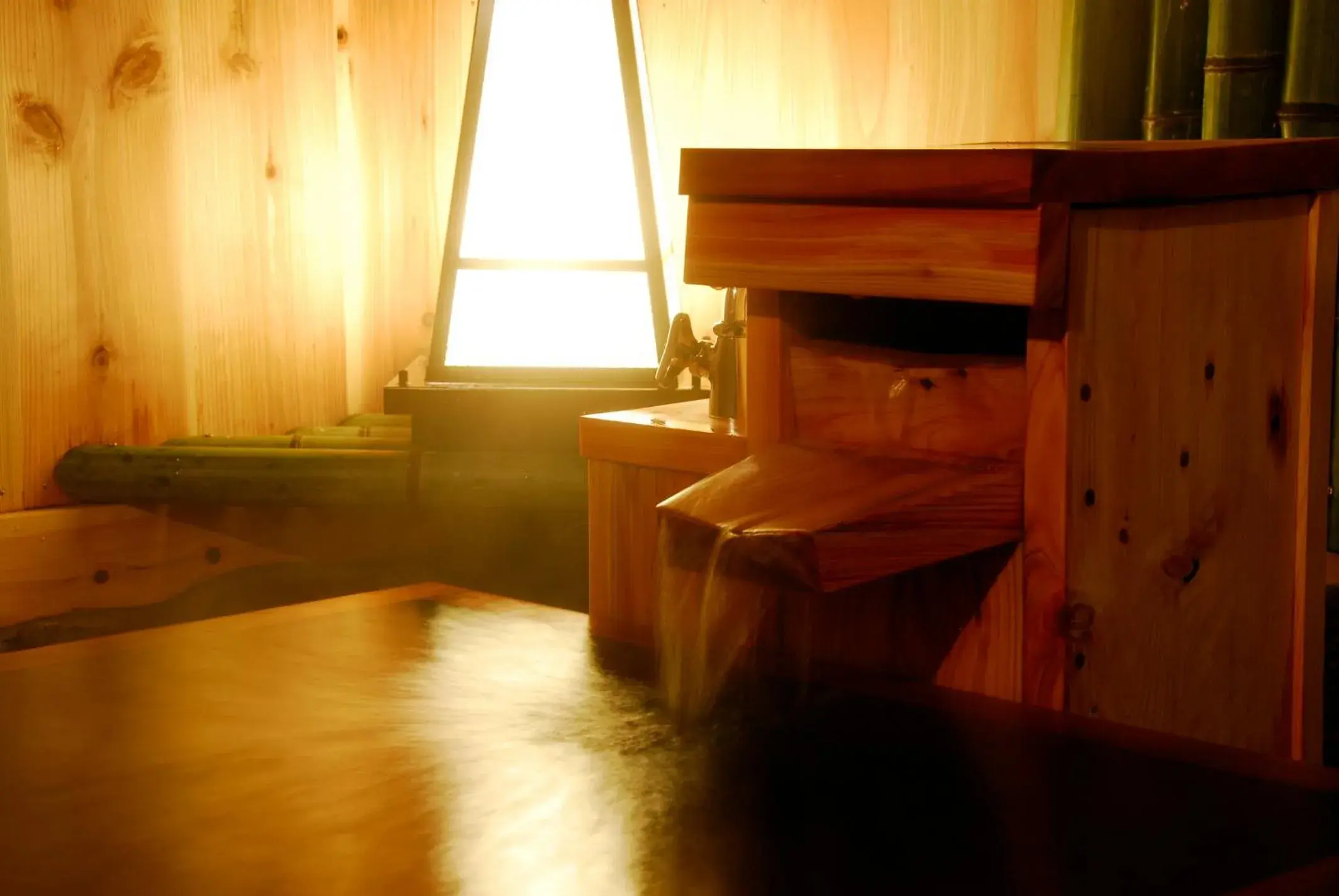 Hot Spring Bath, Bed in Hakone Kowakien Mikawaya Ryokan Hot Spring Bath, Bed in Hakone Kowakien Mikawaya Ryokan