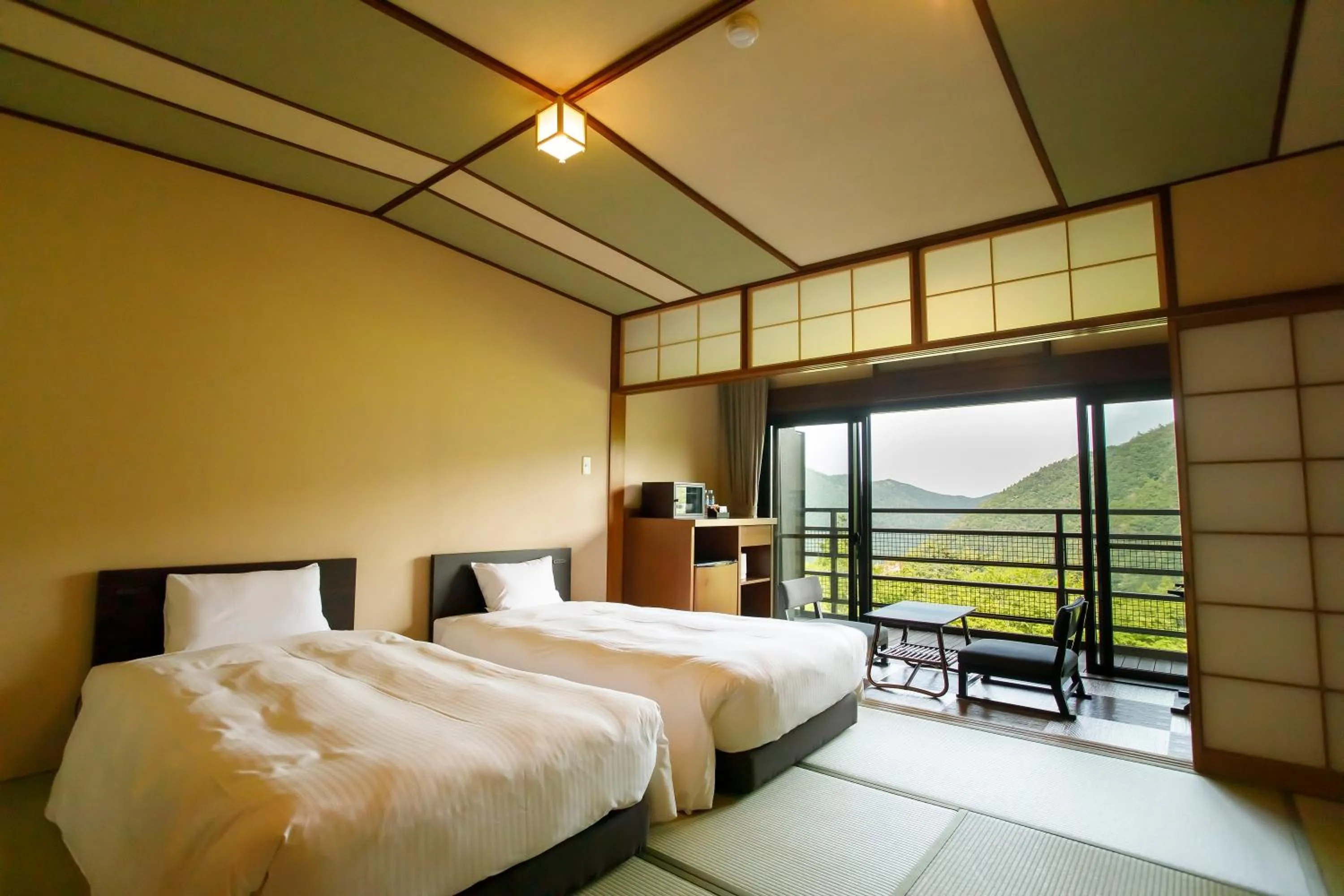 Photo of the whole room, Bed in Hakone Kowakien Mikawaya Ryokan